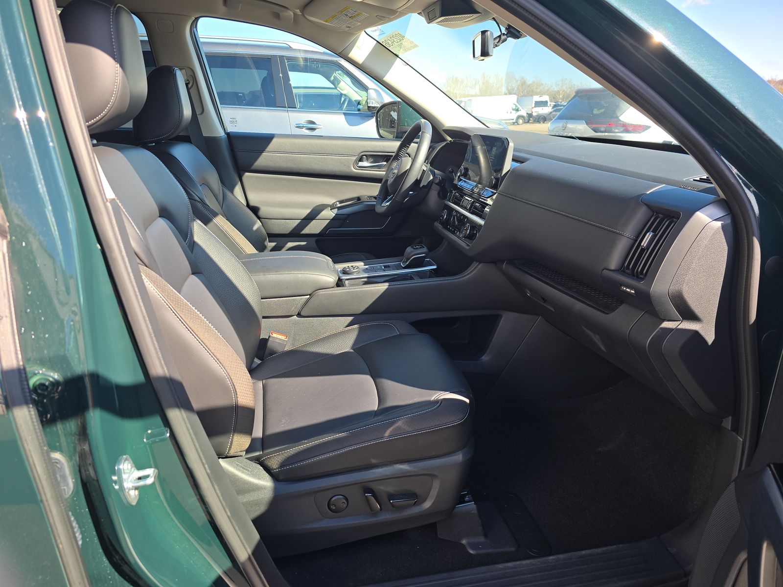 2025 Nissan Pathfinder SL AWD