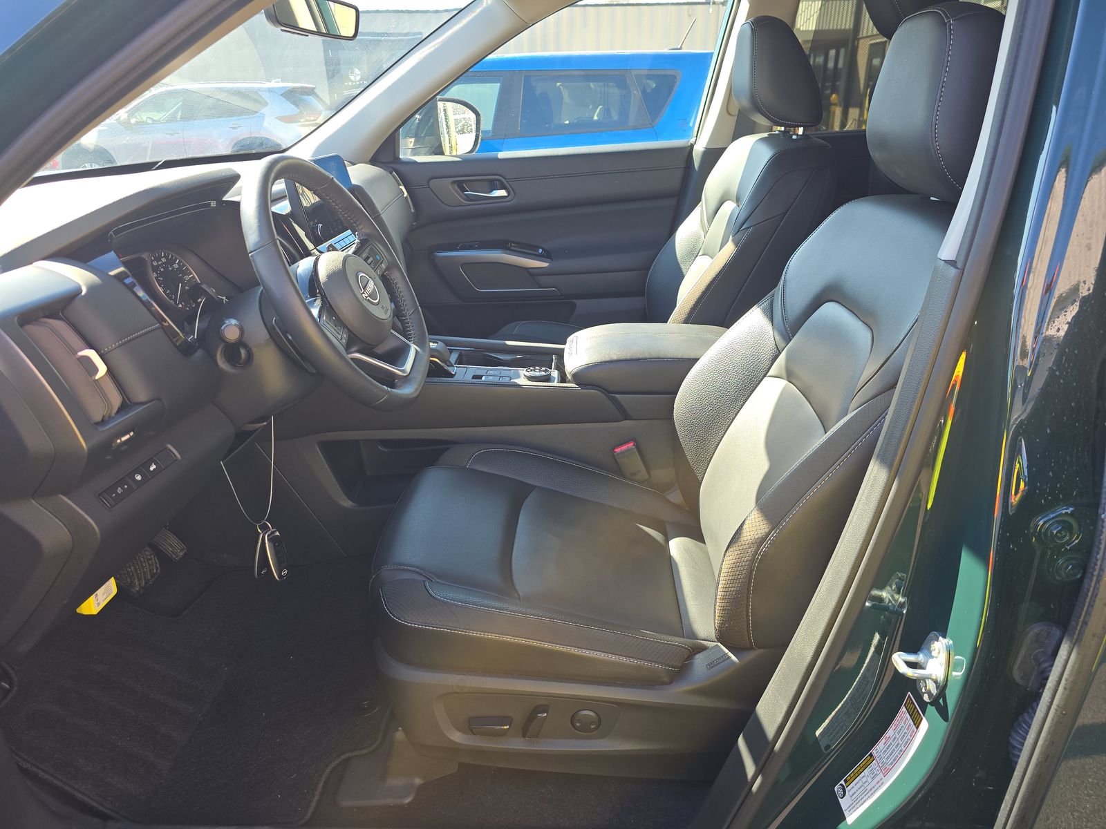 2025 Nissan Pathfinder SL AWD