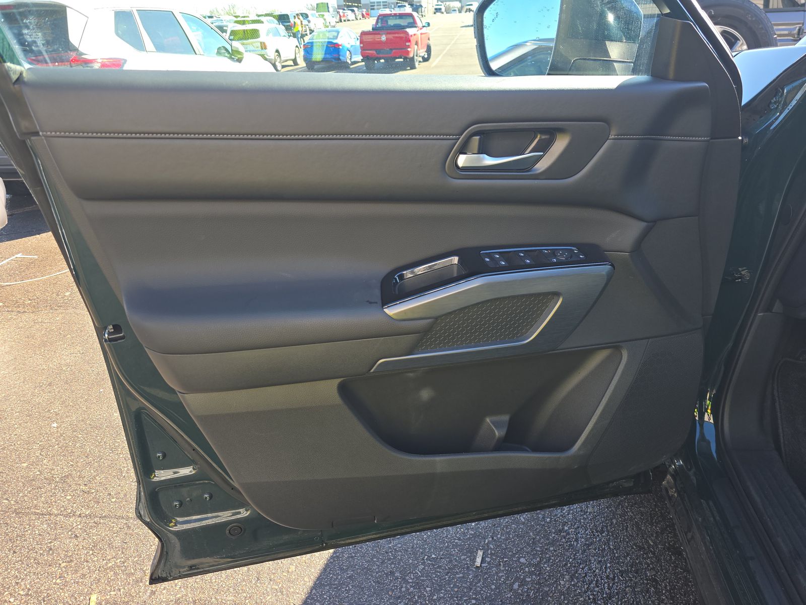 2025 Nissan Pathfinder SL AWD