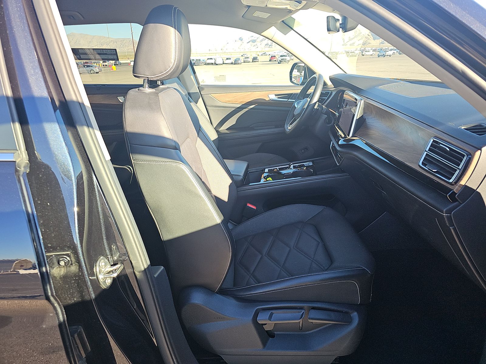 2024 Volkswagen Atlas 2.0T SE AWD