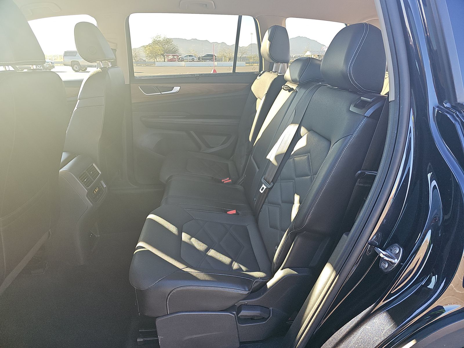 2024 Volkswagen Atlas 2.0T SE AWD