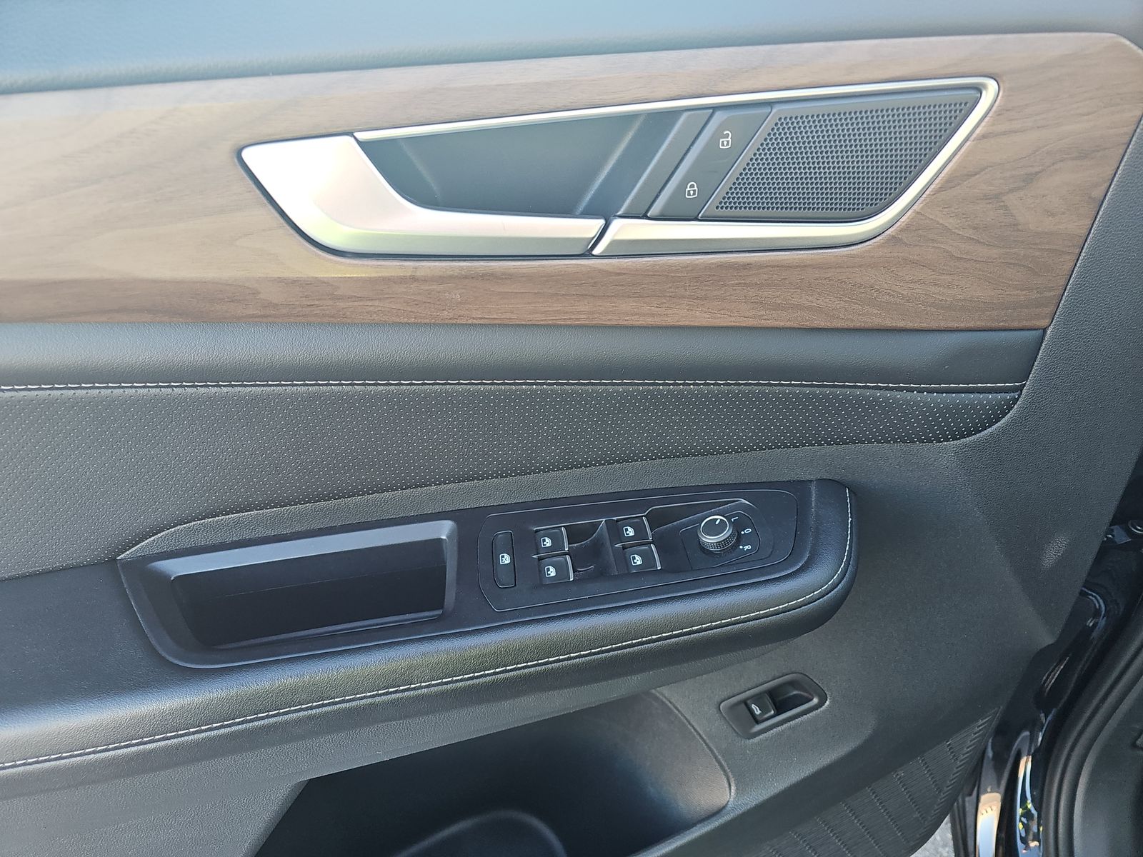 2024 Volkswagen Atlas 2.0T SE AWD