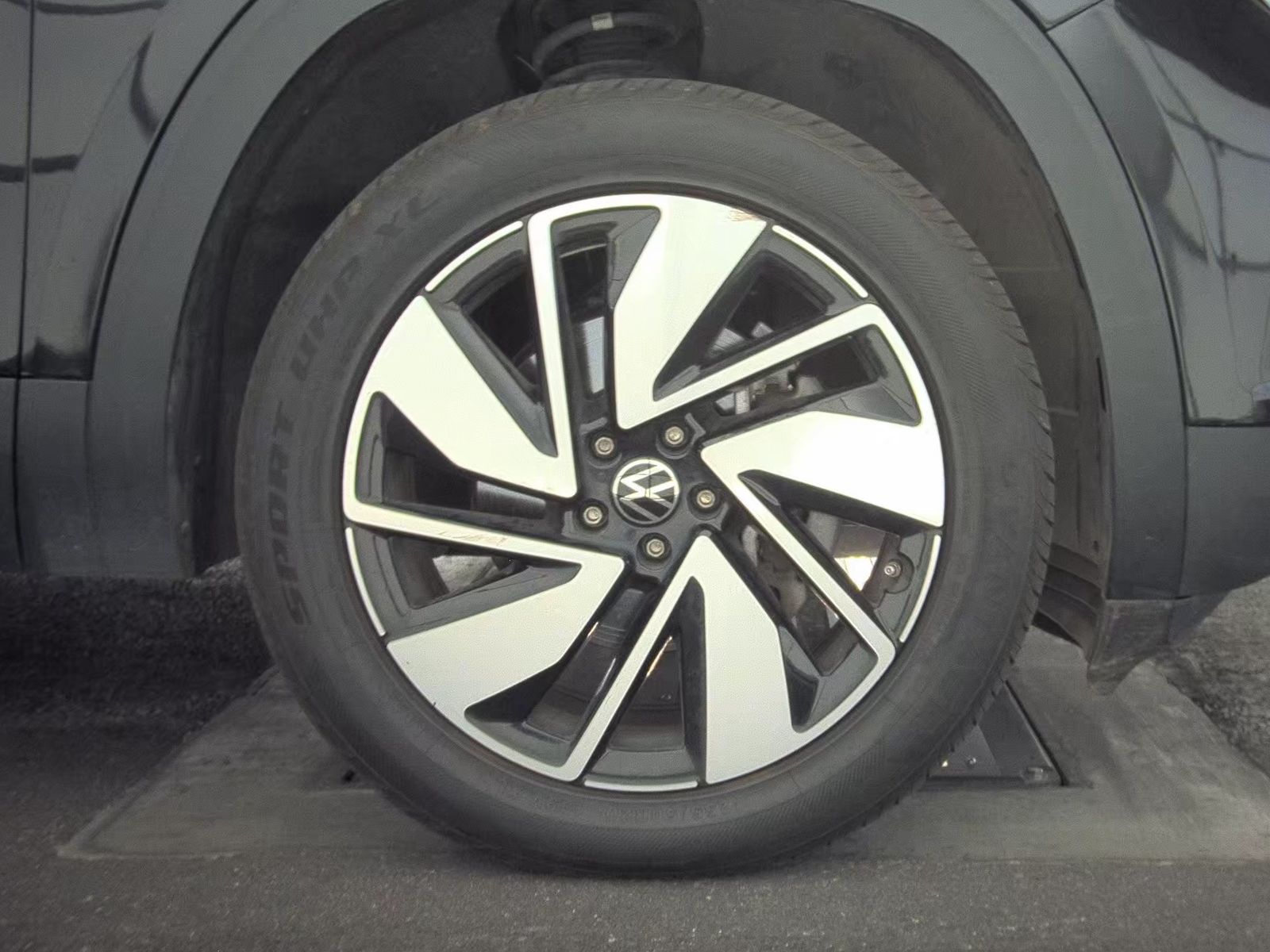 2024 Volkswagen Atlas 2.0T SE AWD