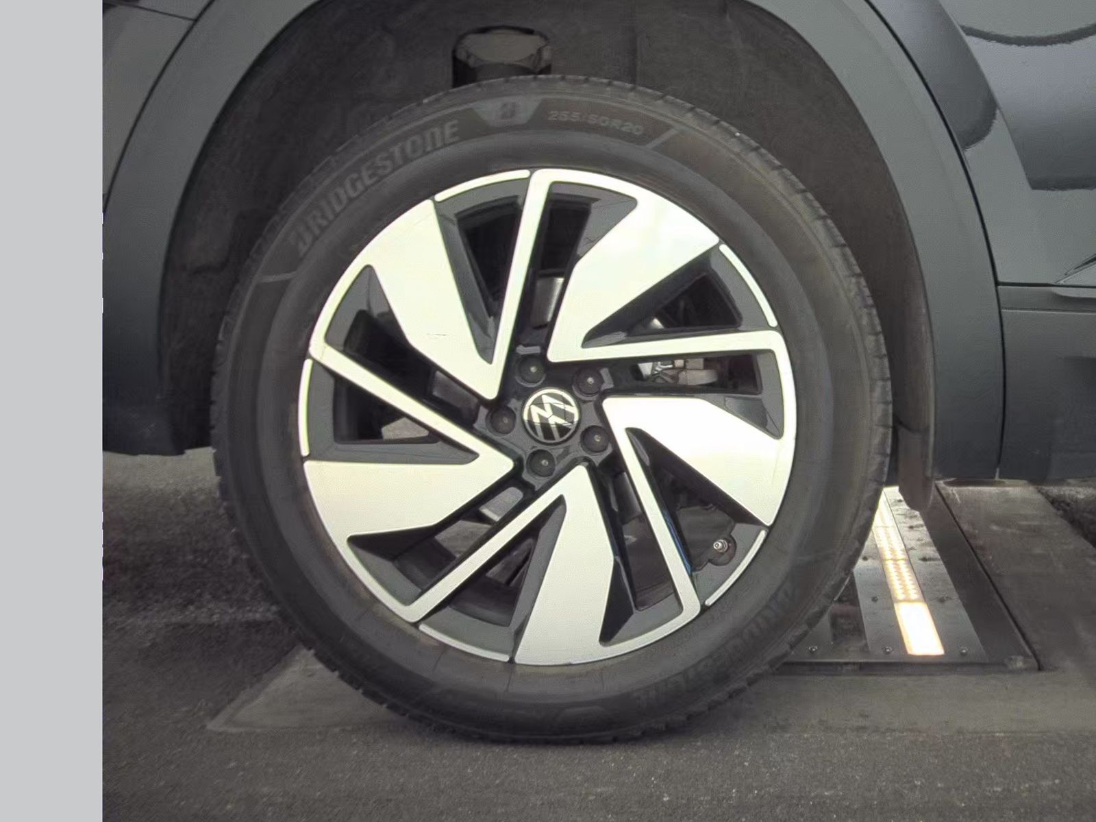 2024 Volkswagen Atlas 2.0T SE AWD