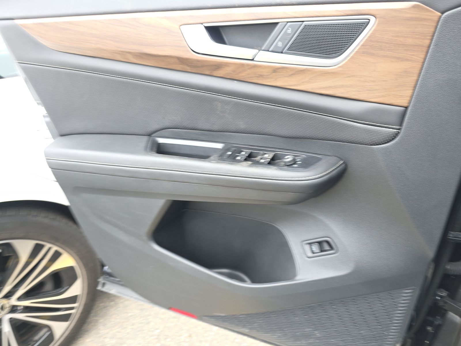 2025 Volkswagen Atlas 2.0T SE AWD