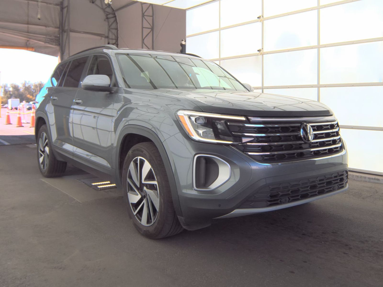 2025 Volkswagen Atlas 2.0T SE FWD