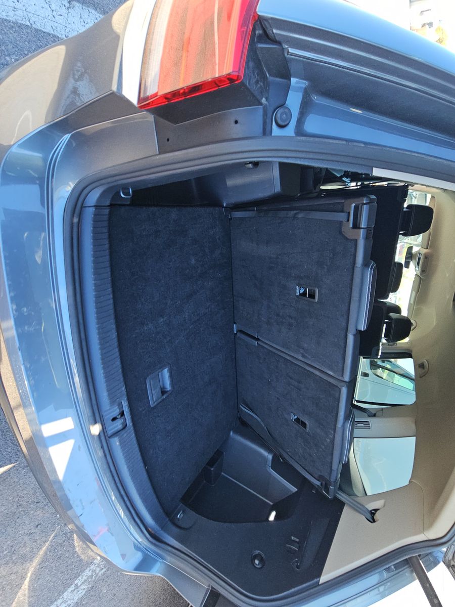 2025 Volkswagen Atlas 2.0T SE FWD