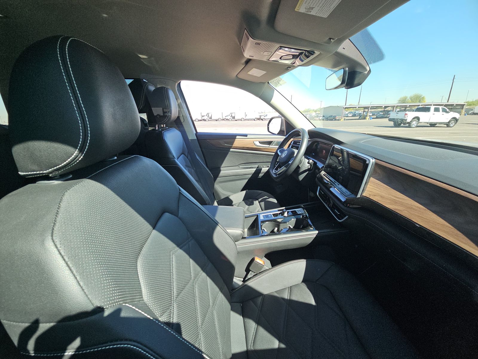 2025 Volkswagen Atlas 2.0T SE FWD