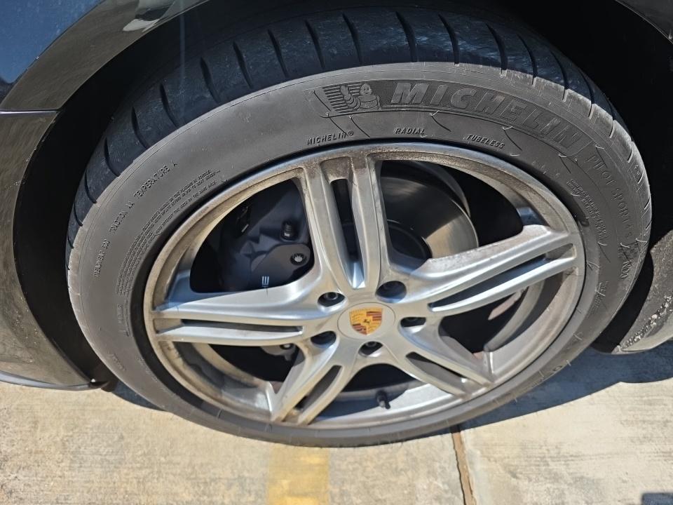 2017 Porsche Panamera Base RWD