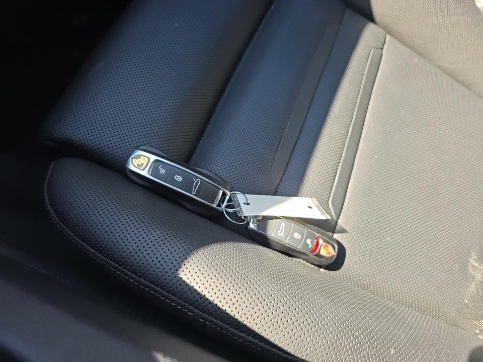 2017 Porsche Panamera Base RWD