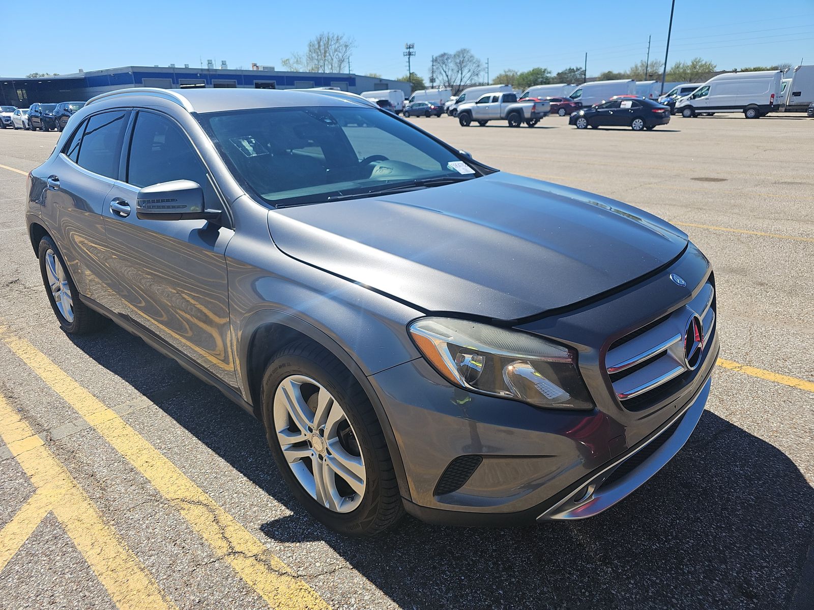 MERCEDES-BENZ GLA - 4