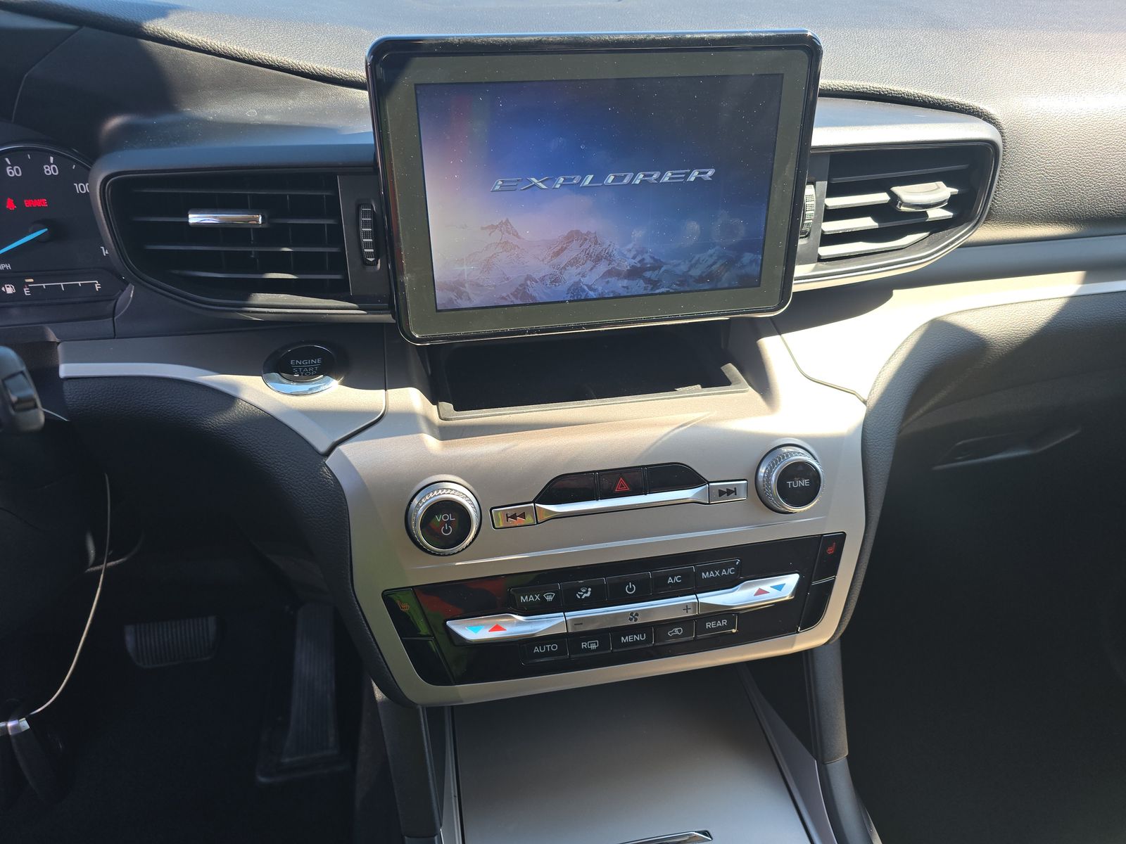 2023 Ford Explorer XLT FWD