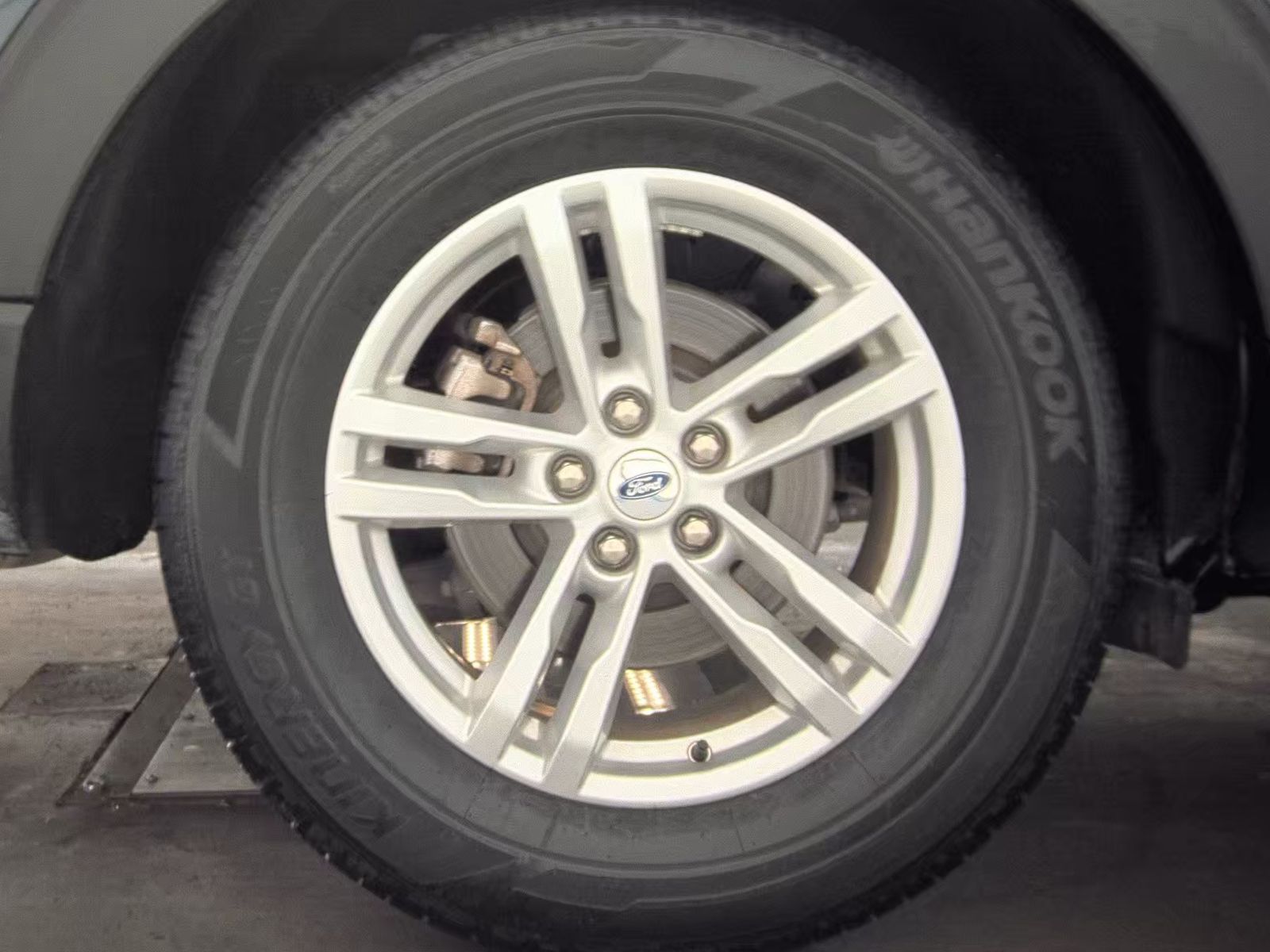 2023 Ford Explorer XLT FWD