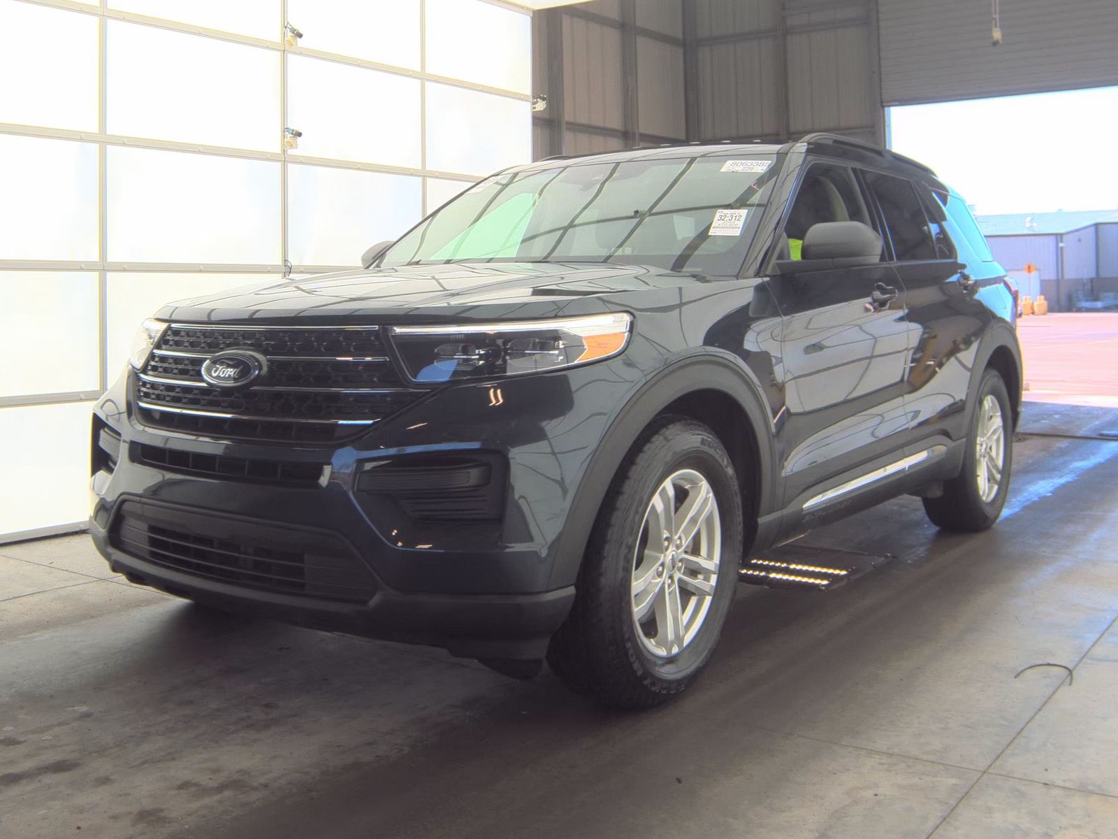2023 Ford Explorer XLT FWD