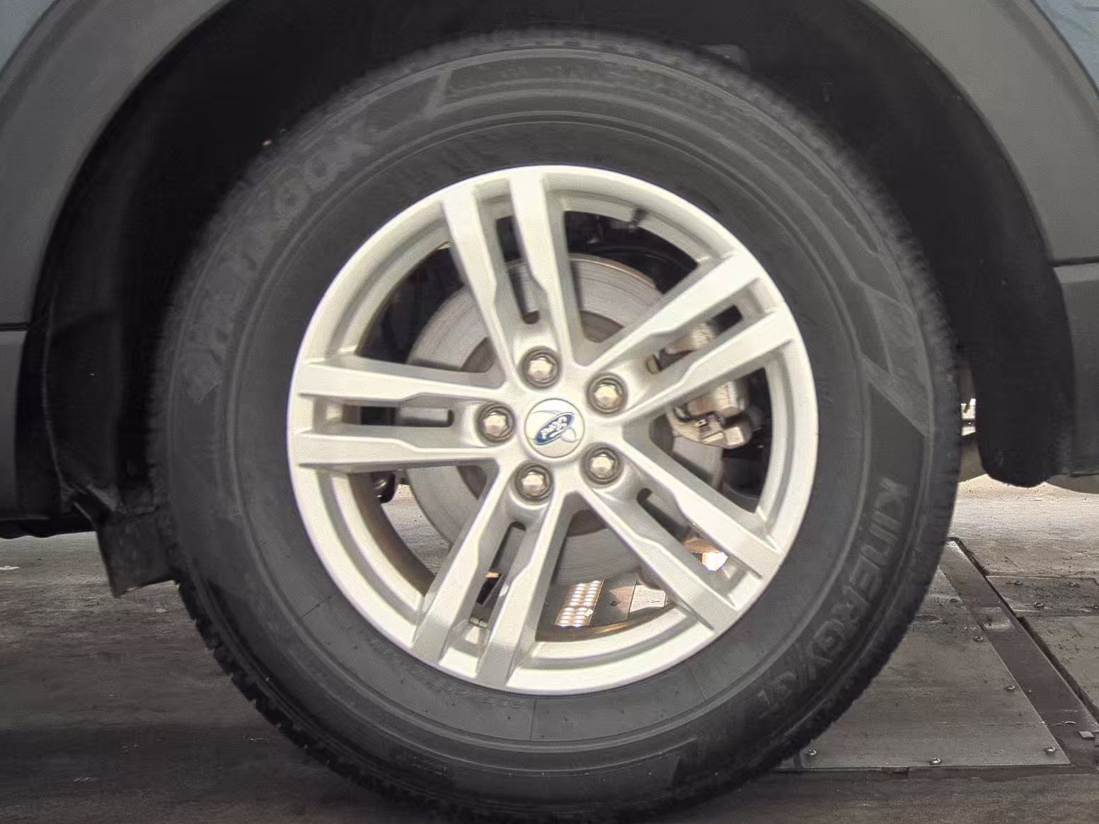 2023 Ford Explorer XLT FWD