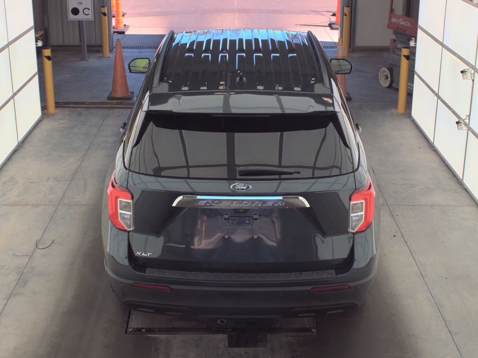 2023 Ford Explorer XLT FWD