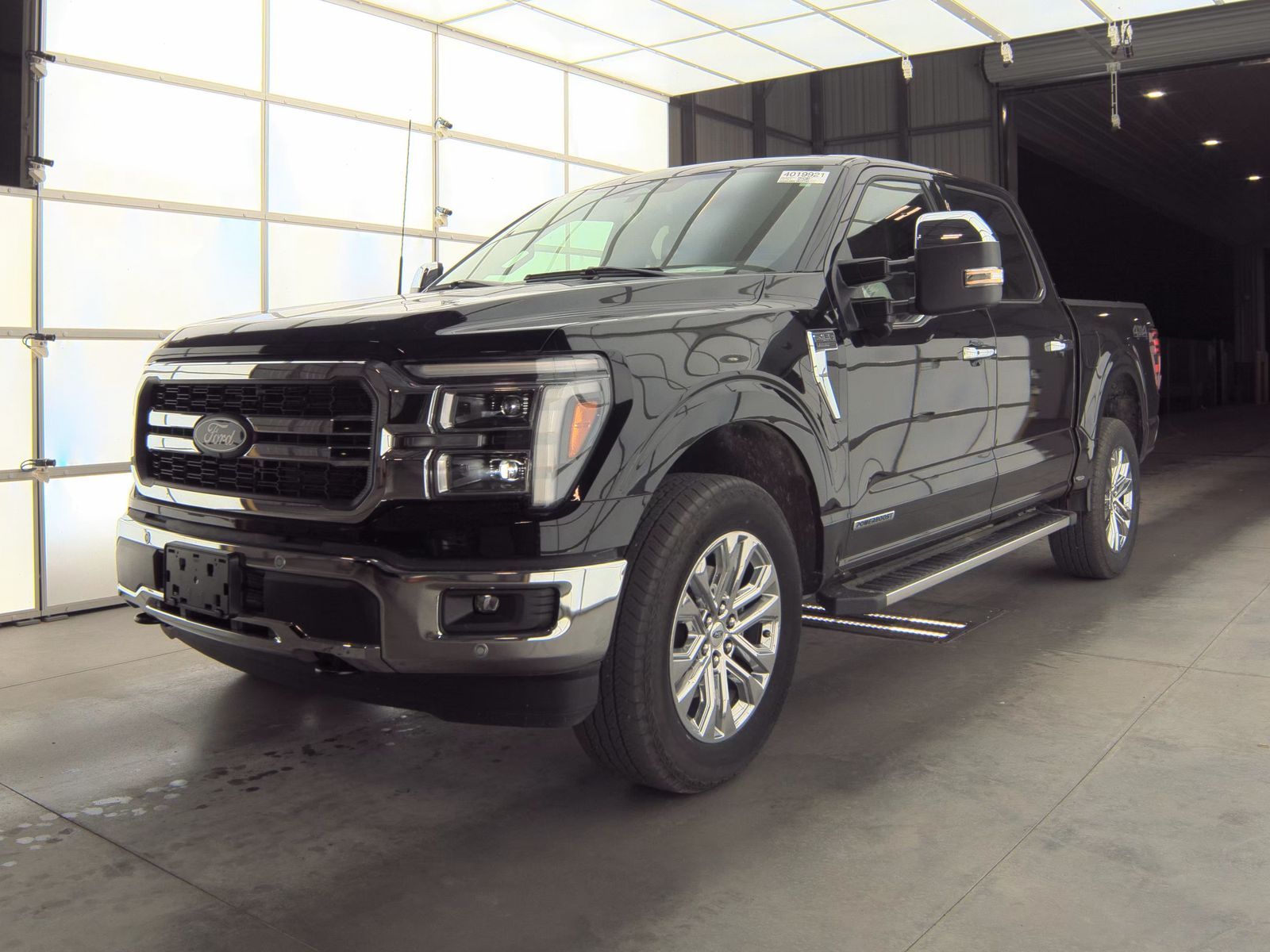 2025 Ford F-150 Hybrid Lariat AWD
