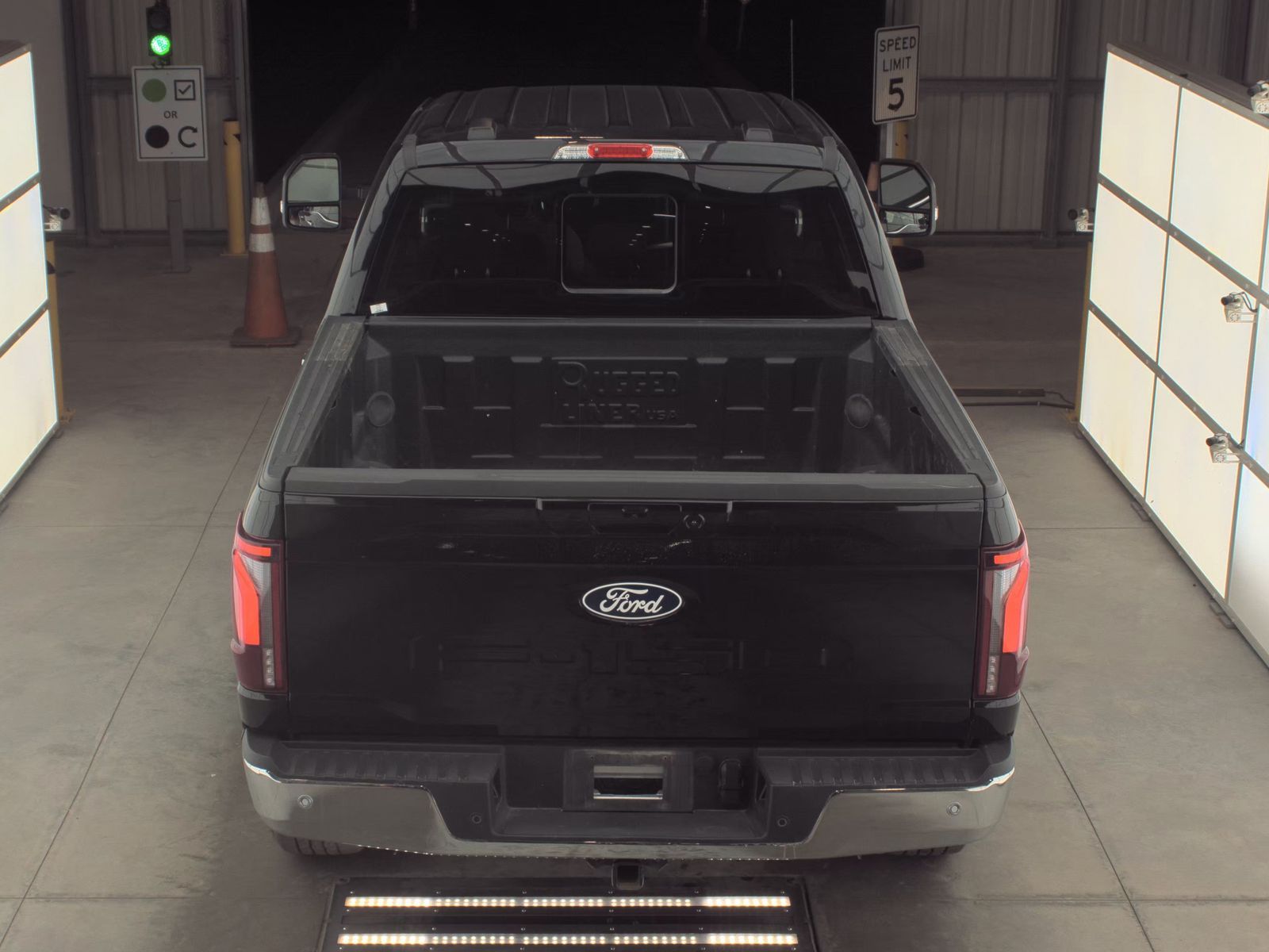 2025 Ford F-150 Hybrid Lariat AWD