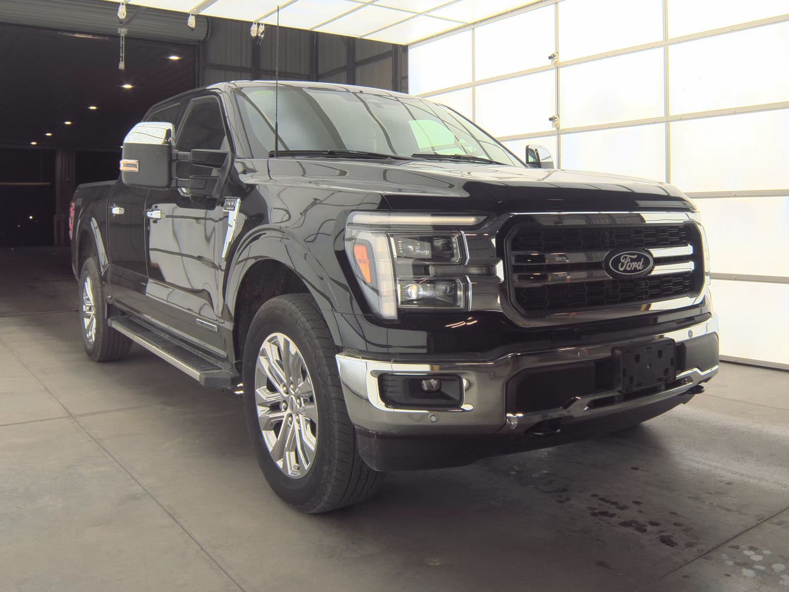 2025 Ford F-150 Hybrid Lariat AWD