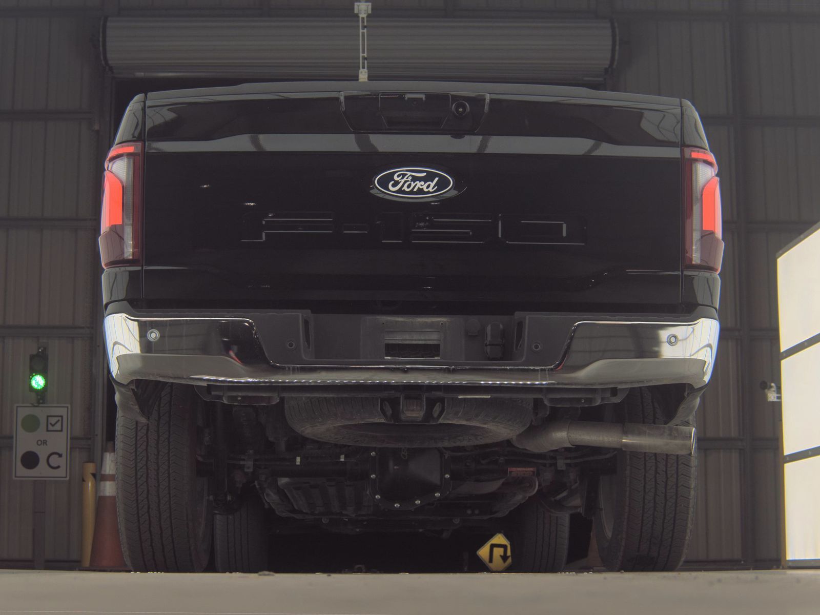 2025 Ford F-150 Hybrid Lariat AWD