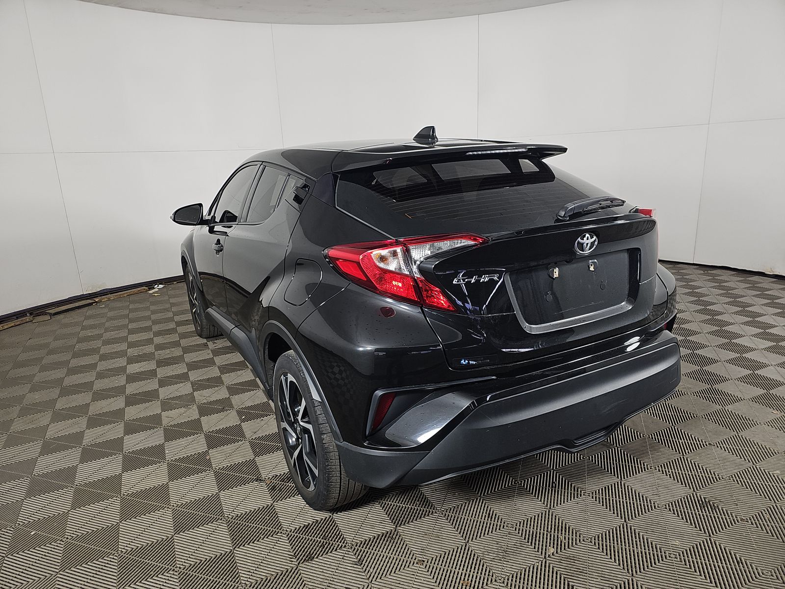 2021 Toyota C-HR XLE FWD