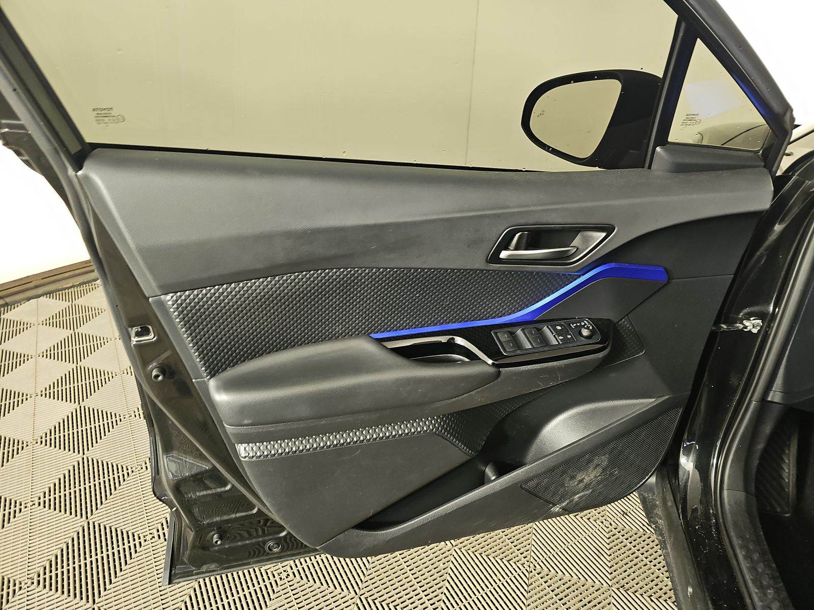 2021 Toyota C-HR XLE FWD