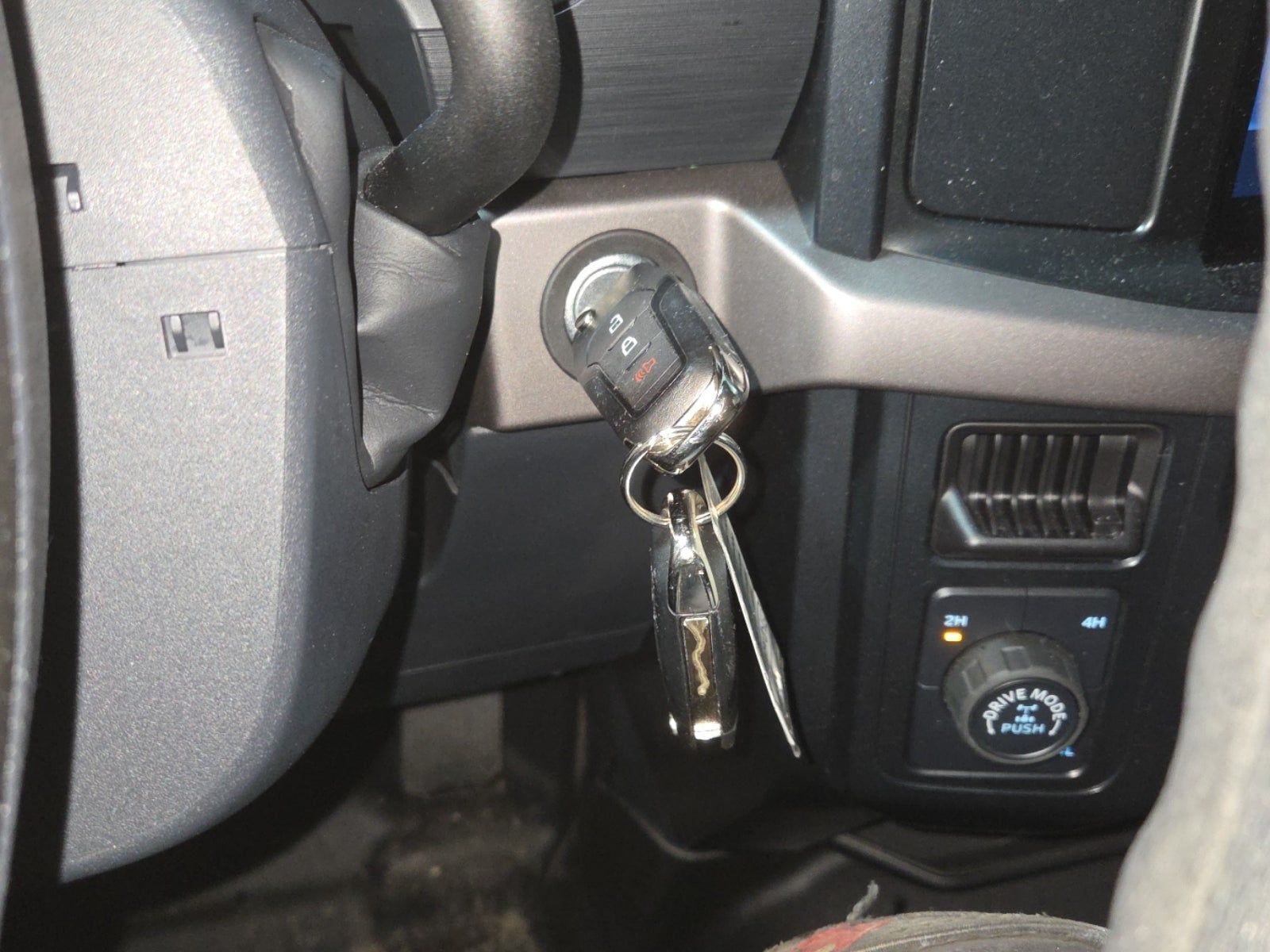 2025 Ford F-150 XL AWD