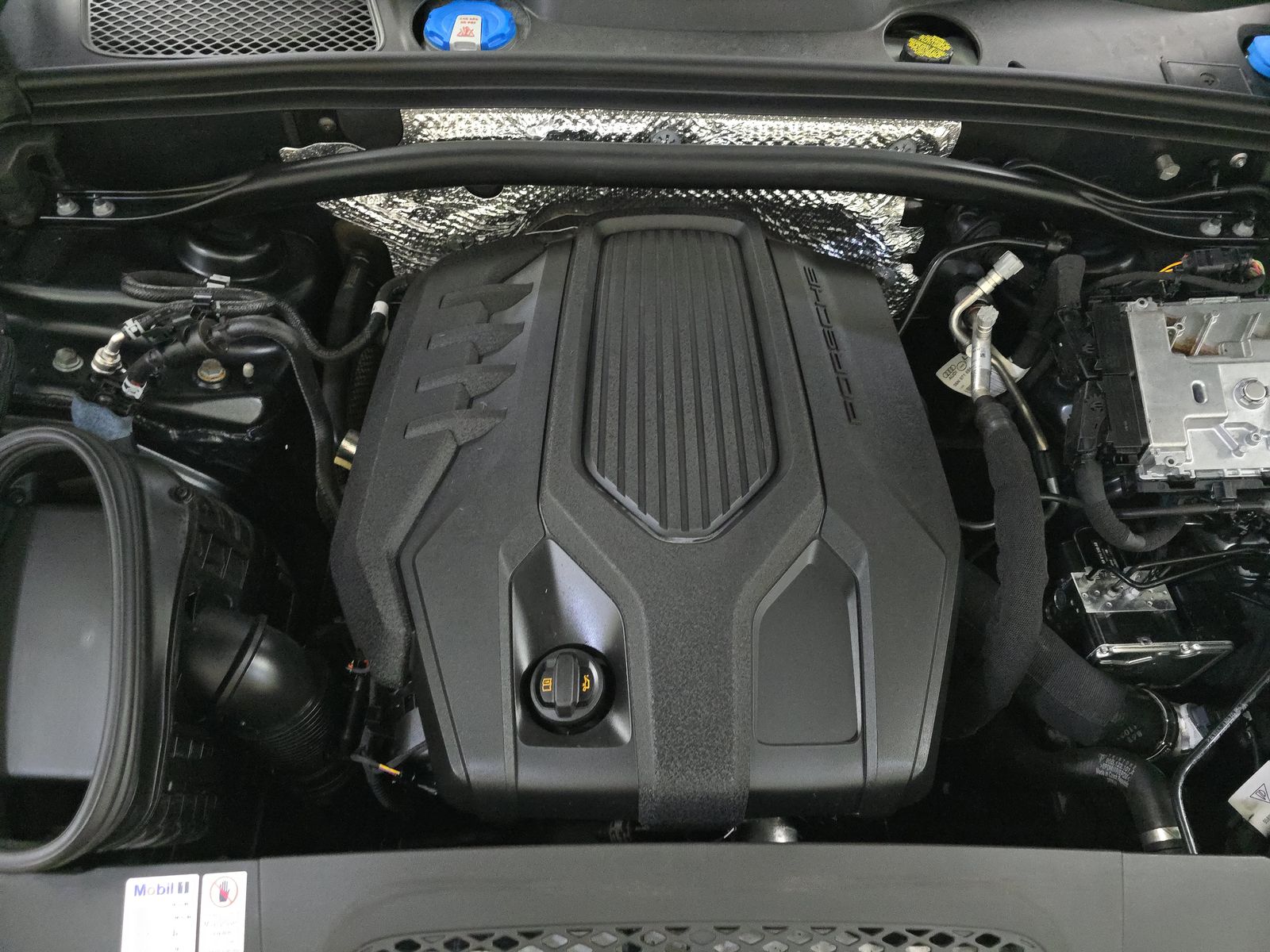 2022 Porsche Macan Base AWD