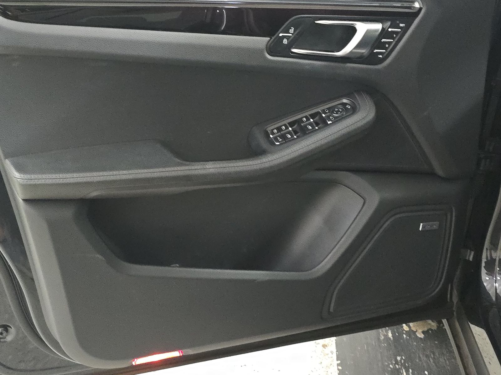 2022 Porsche Macan Base AWD