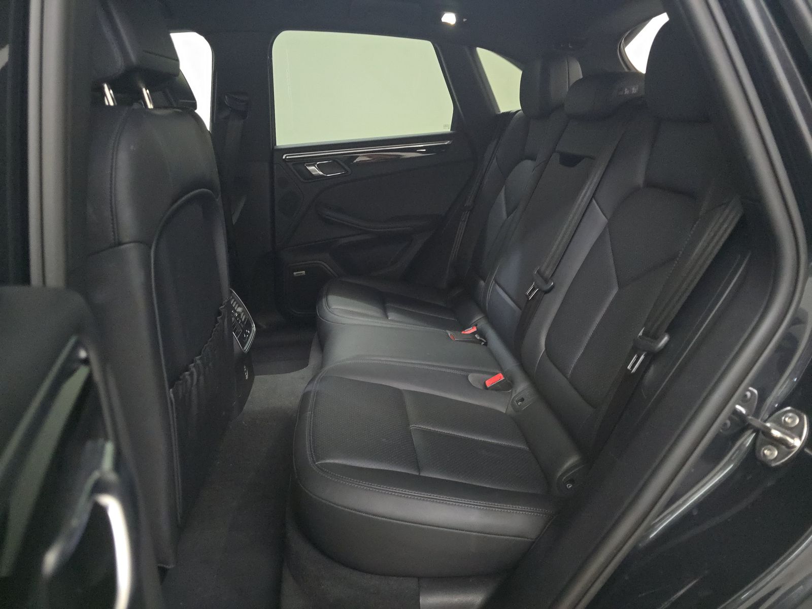 2022 Porsche Macan Base AWD