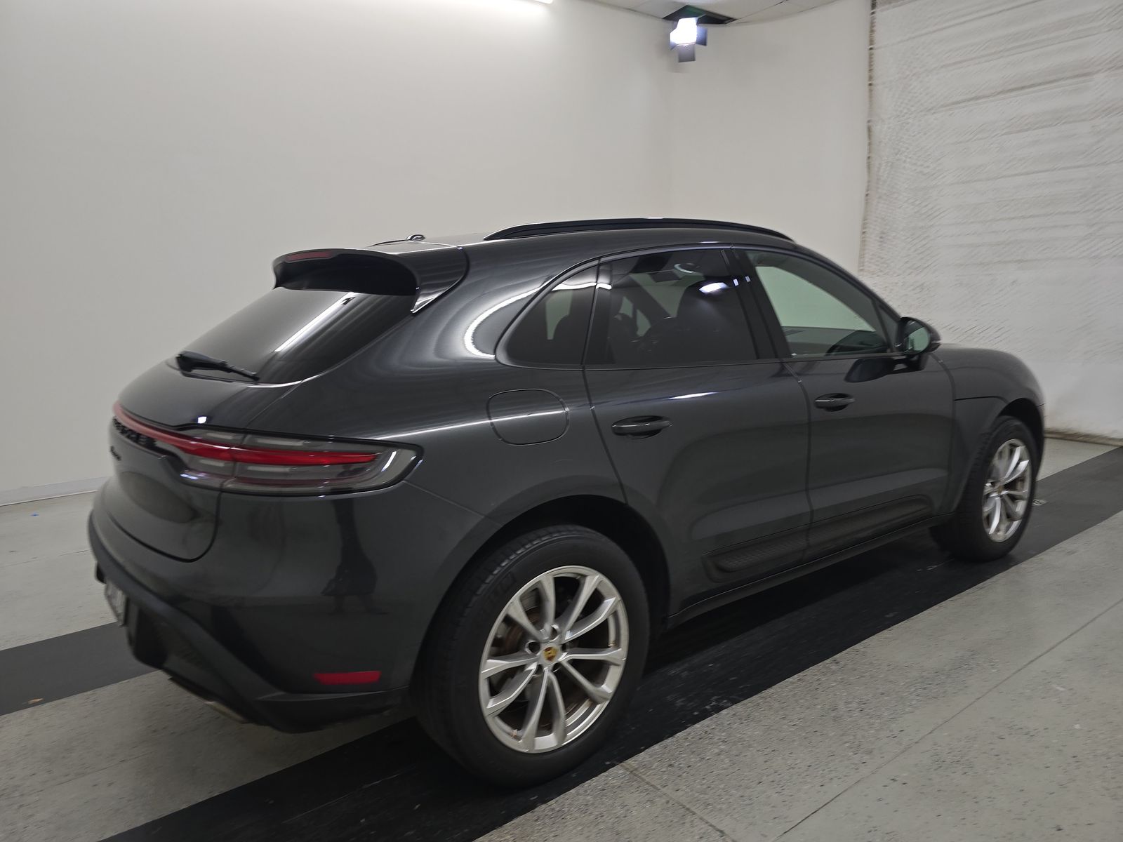 2022 Porsche Macan Base AWD