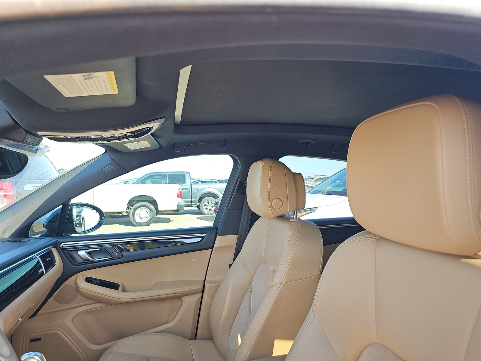 2018 Porsche Macan Base AWD