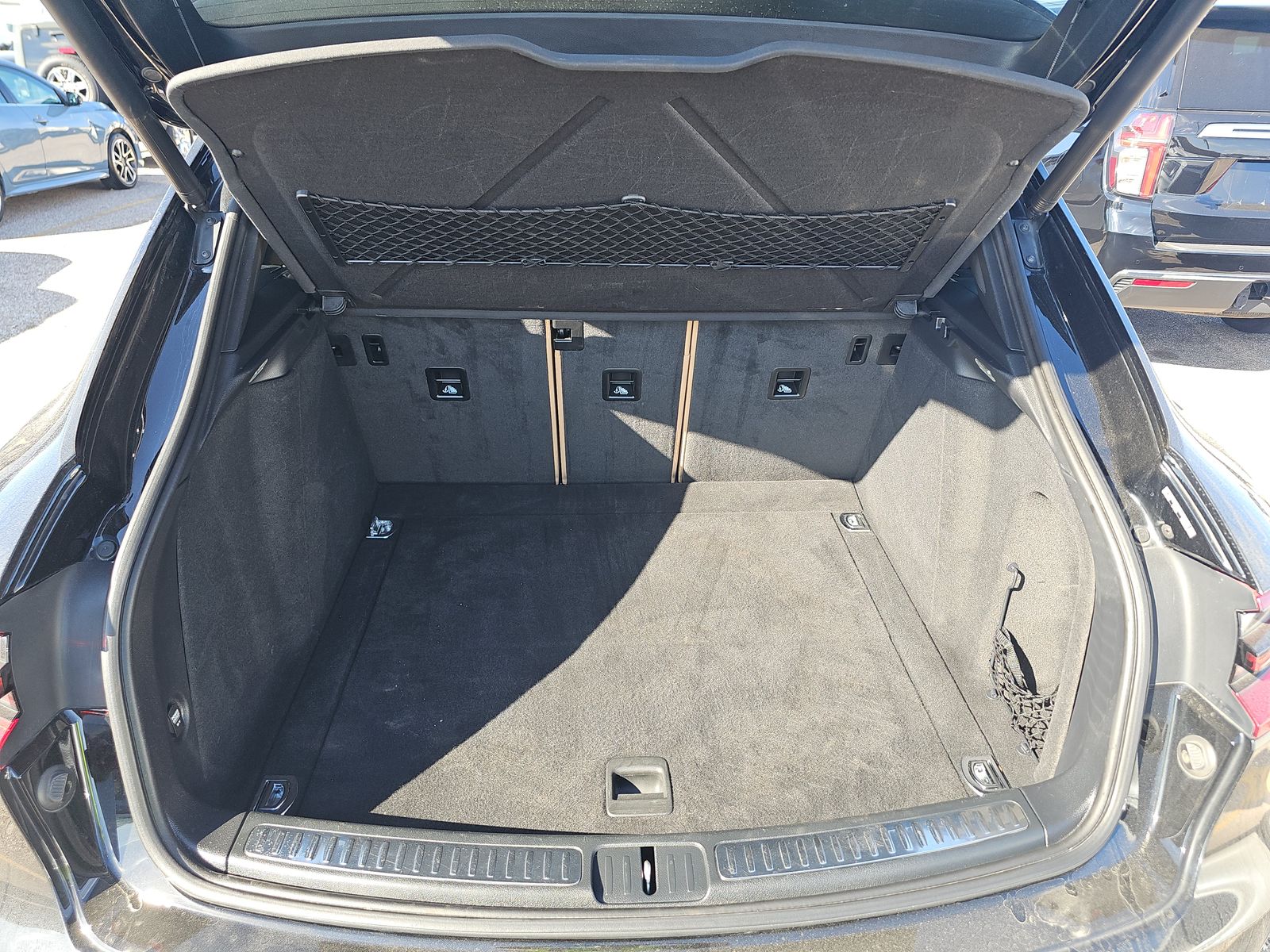 2018 Porsche Macan Base AWD