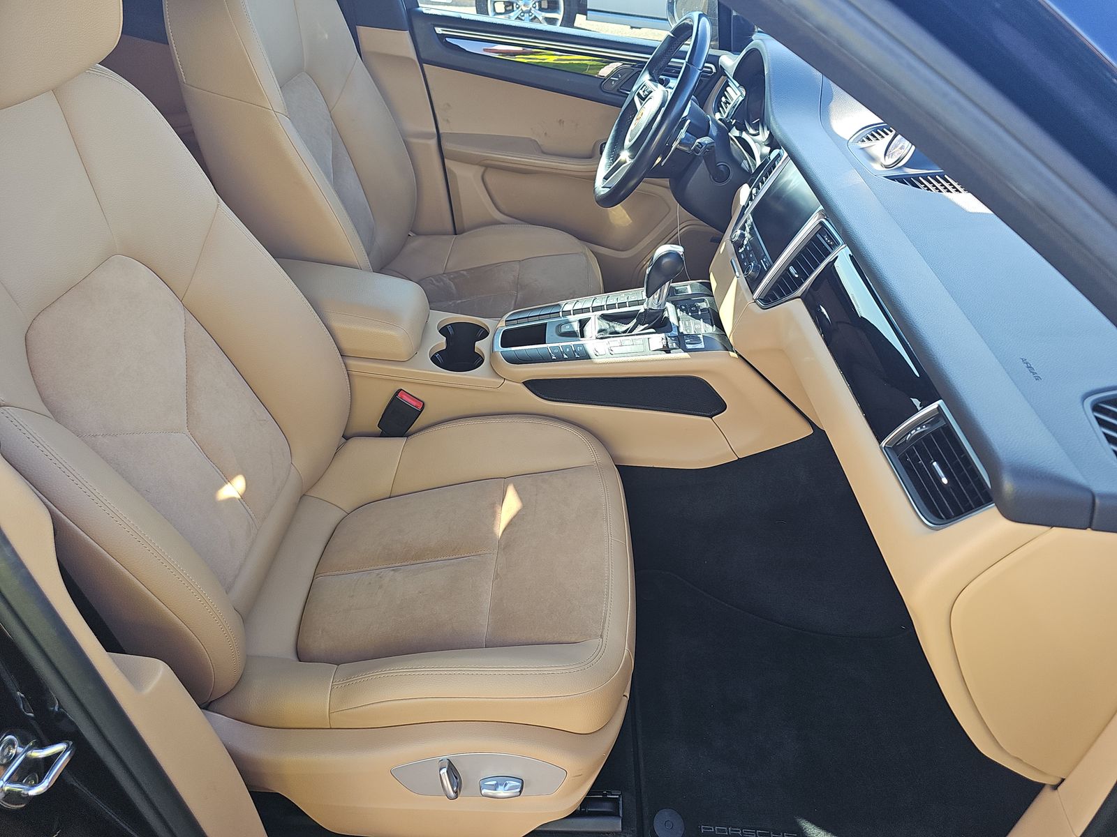 2018 Porsche Macan Base AWD