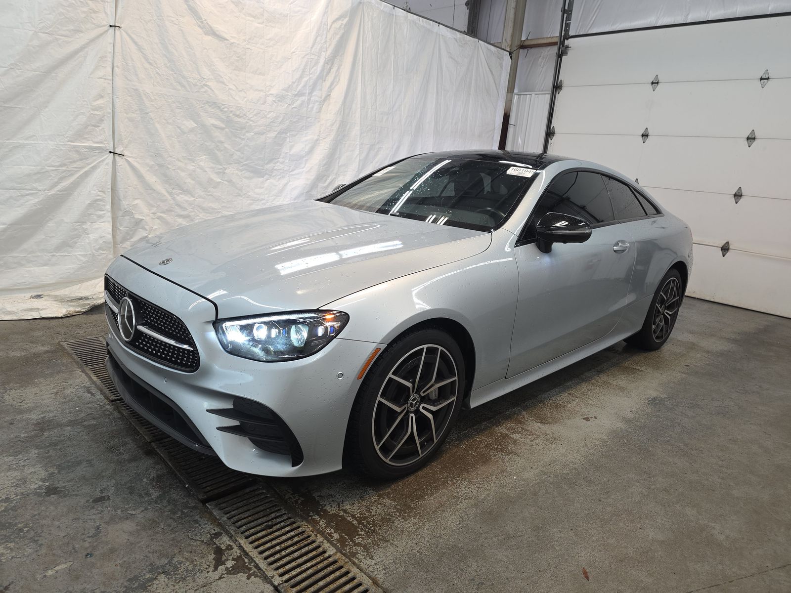 MERCEDES-BENZ E-CLASS - 1