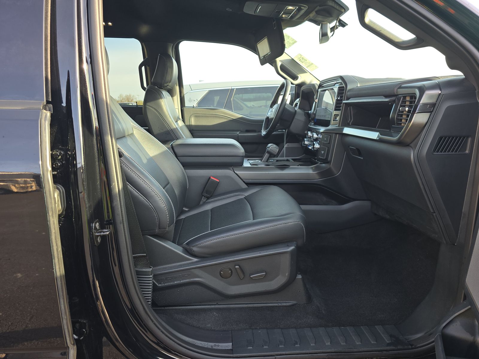 2025 Ford F-150 Hybrid Lariat AWD