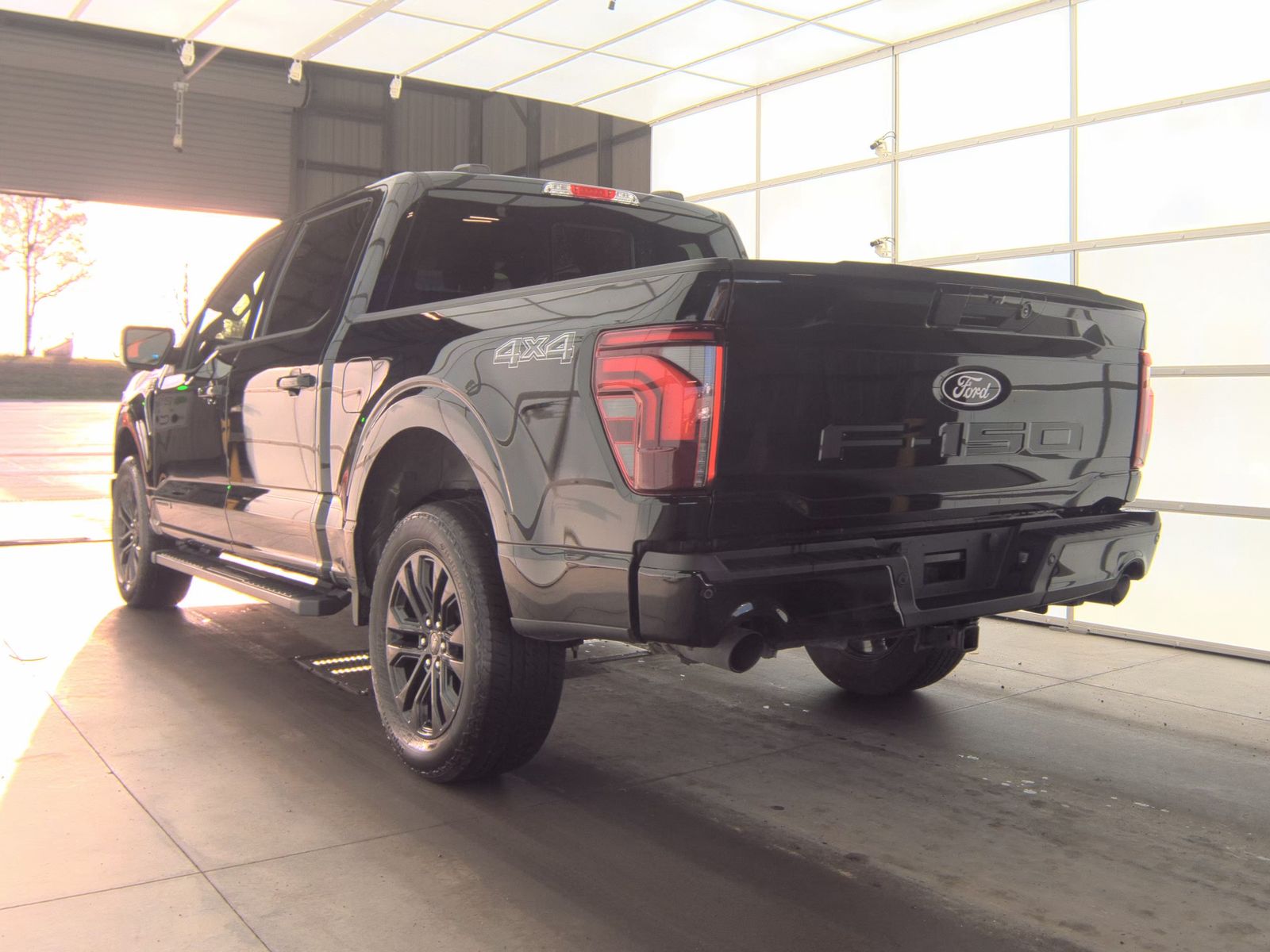 2025 Ford F-150 Hybrid Lariat AWD