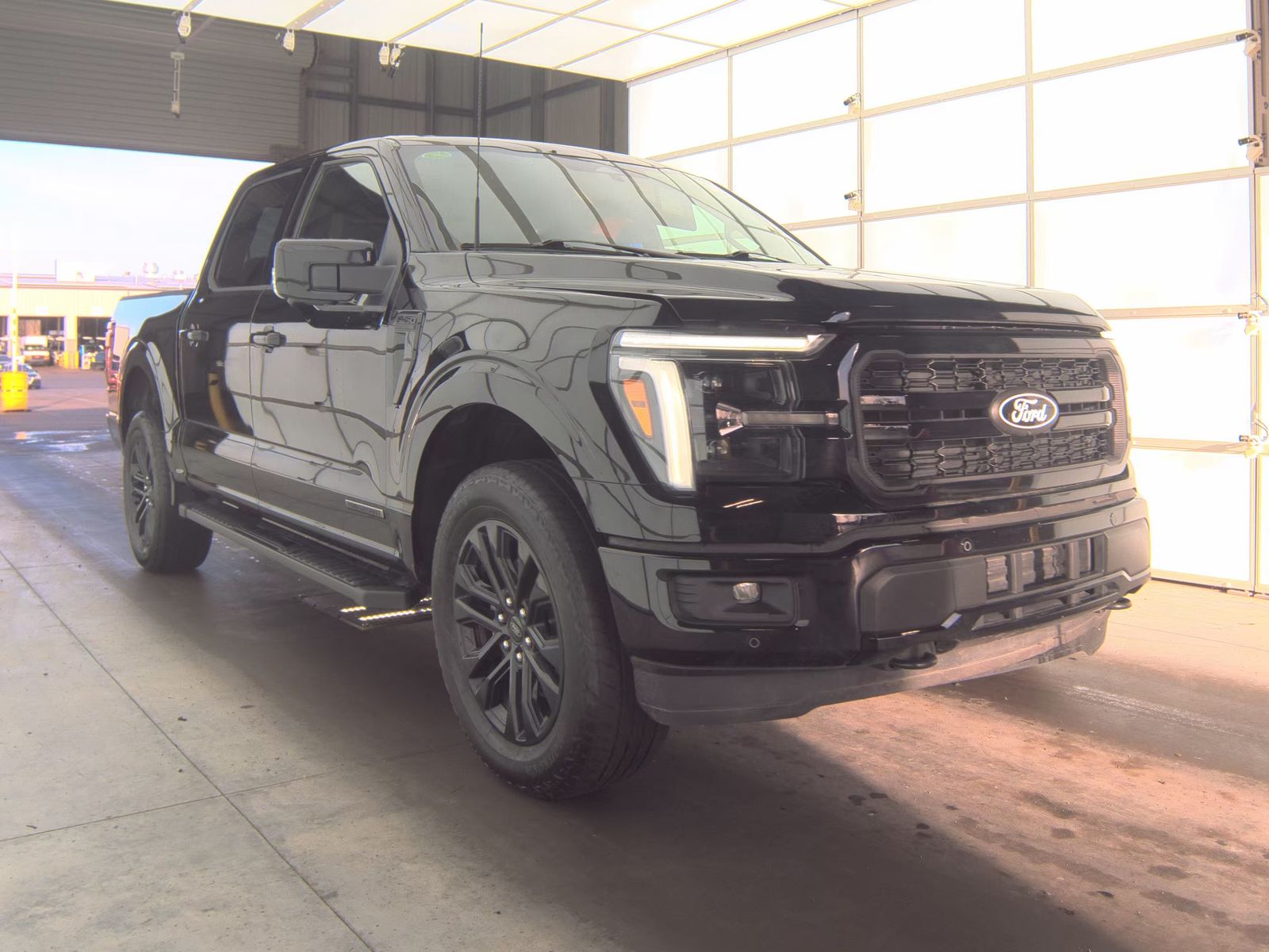 2025 Ford F-150 Hybrid Lariat AWD