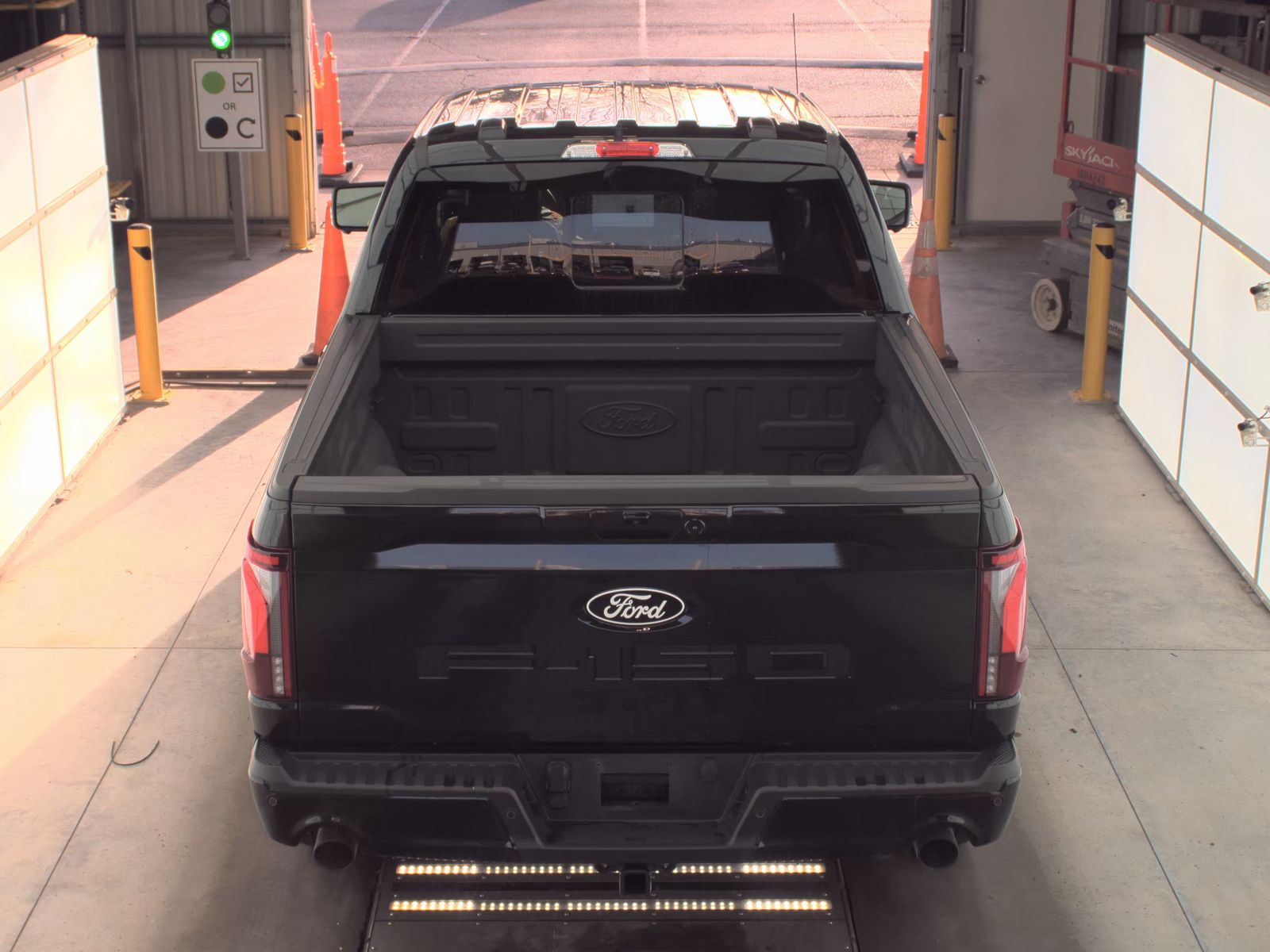 2025 Ford F-150 Hybrid Lariat AWD