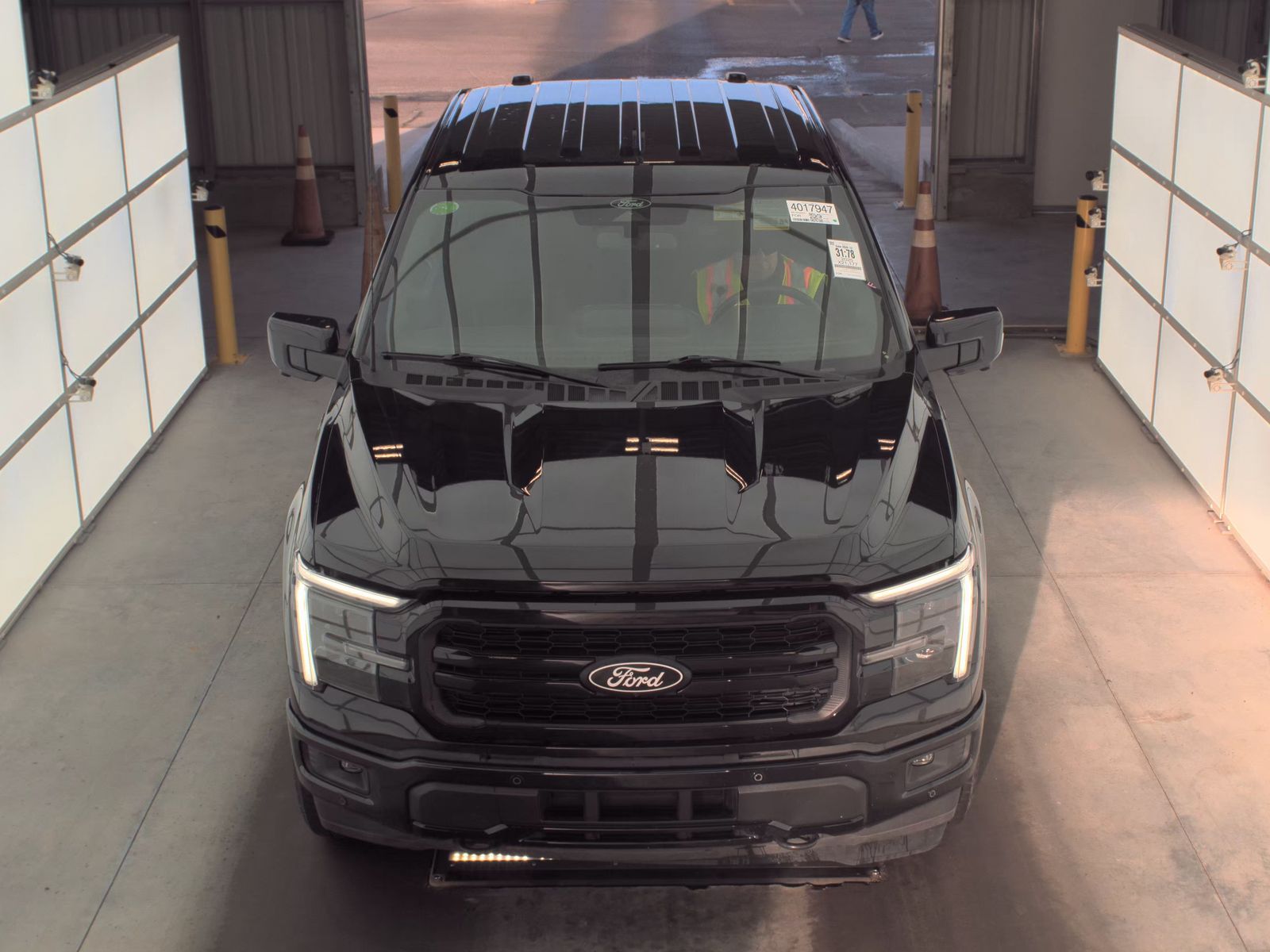 2025 Ford F-150 Hybrid Lariat AWD