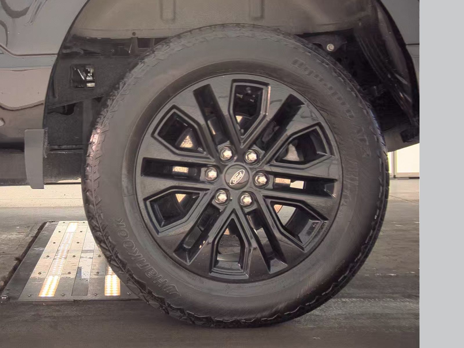 2025 Ford F-150 Hybrid Lariat AWD