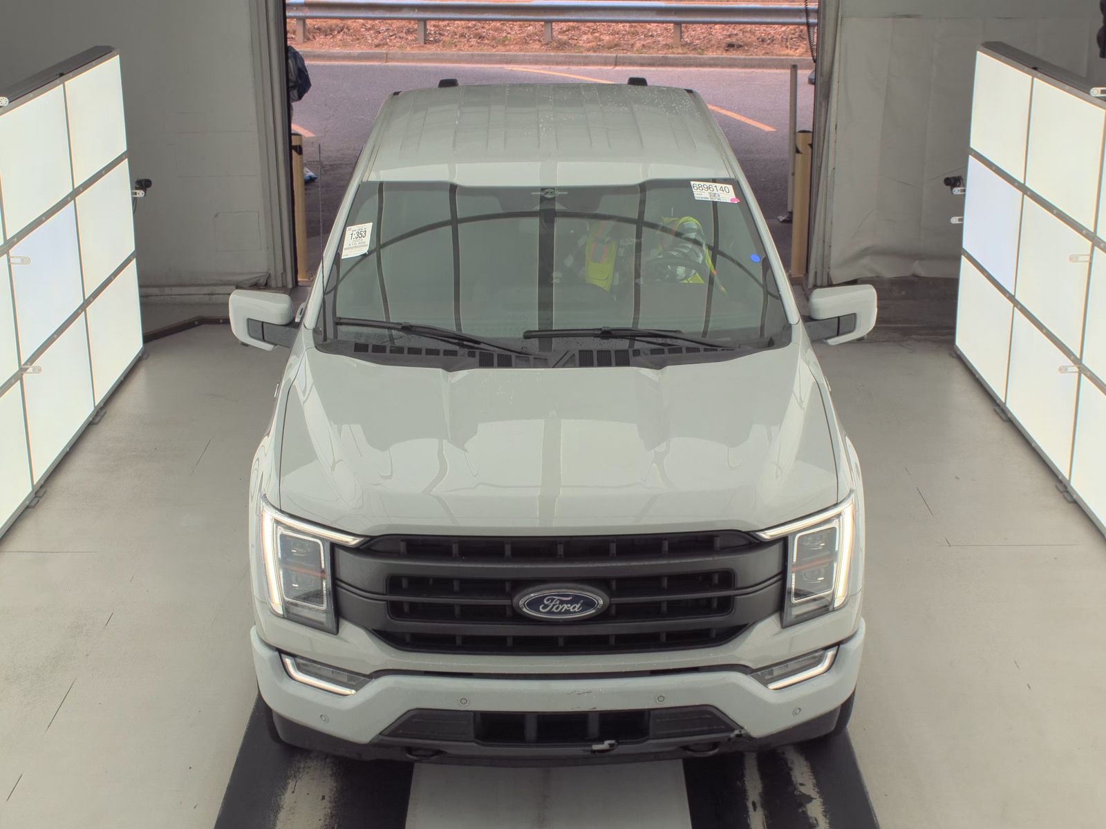 2023 Ford F-150 Hybrid Lariat AWD