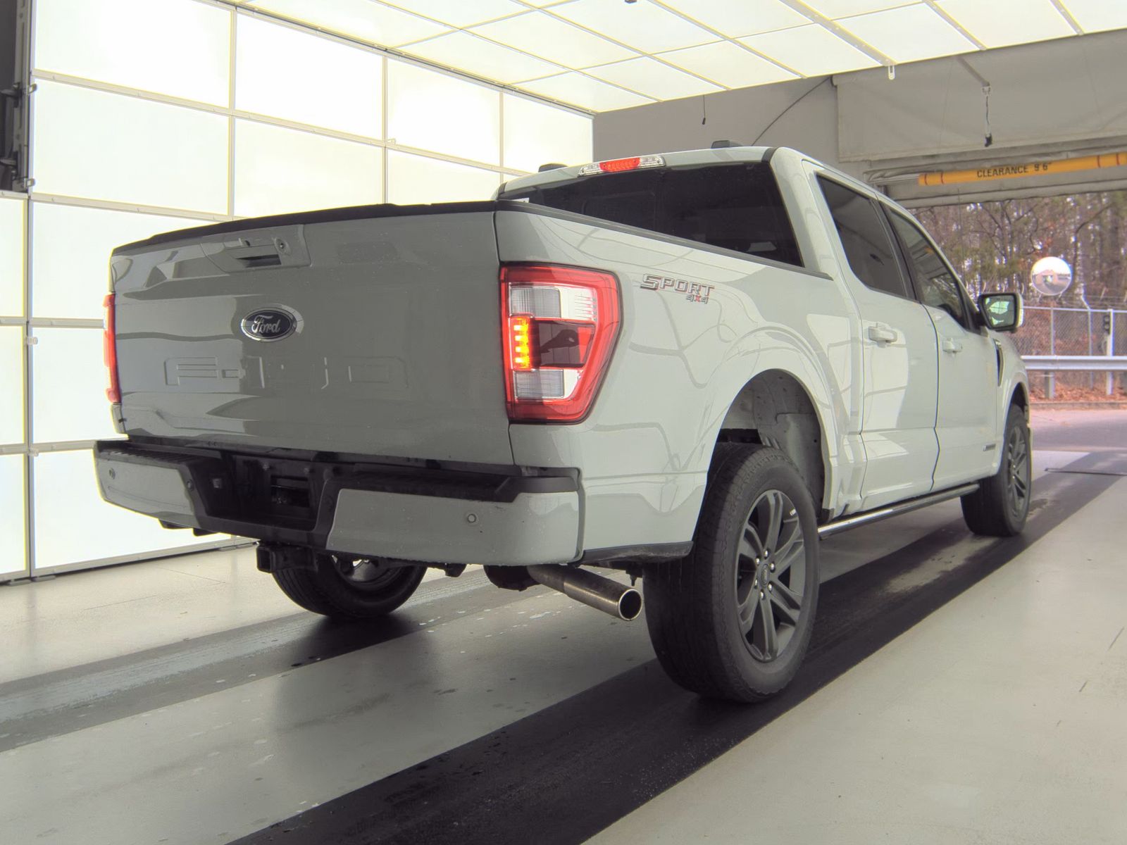 2023 Ford F-150 Hybrid Lariat AWD
