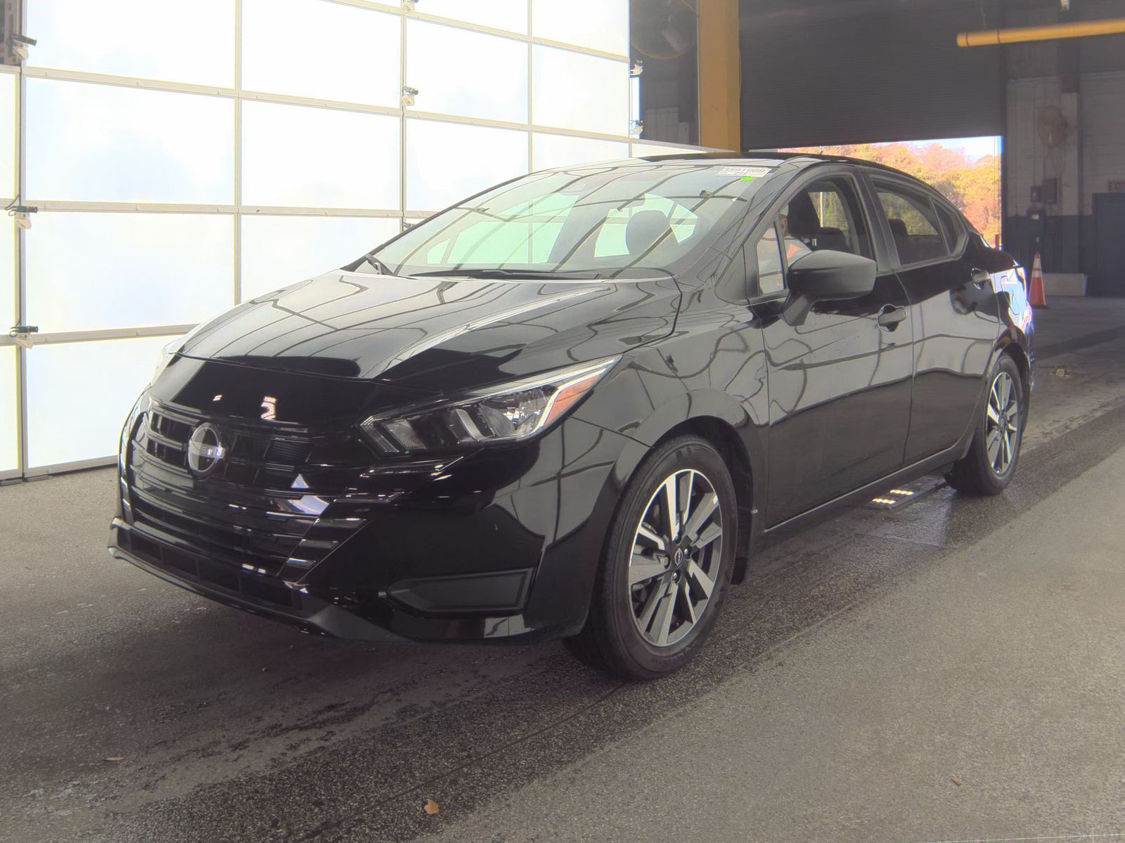 NISSAN VERSA - 1