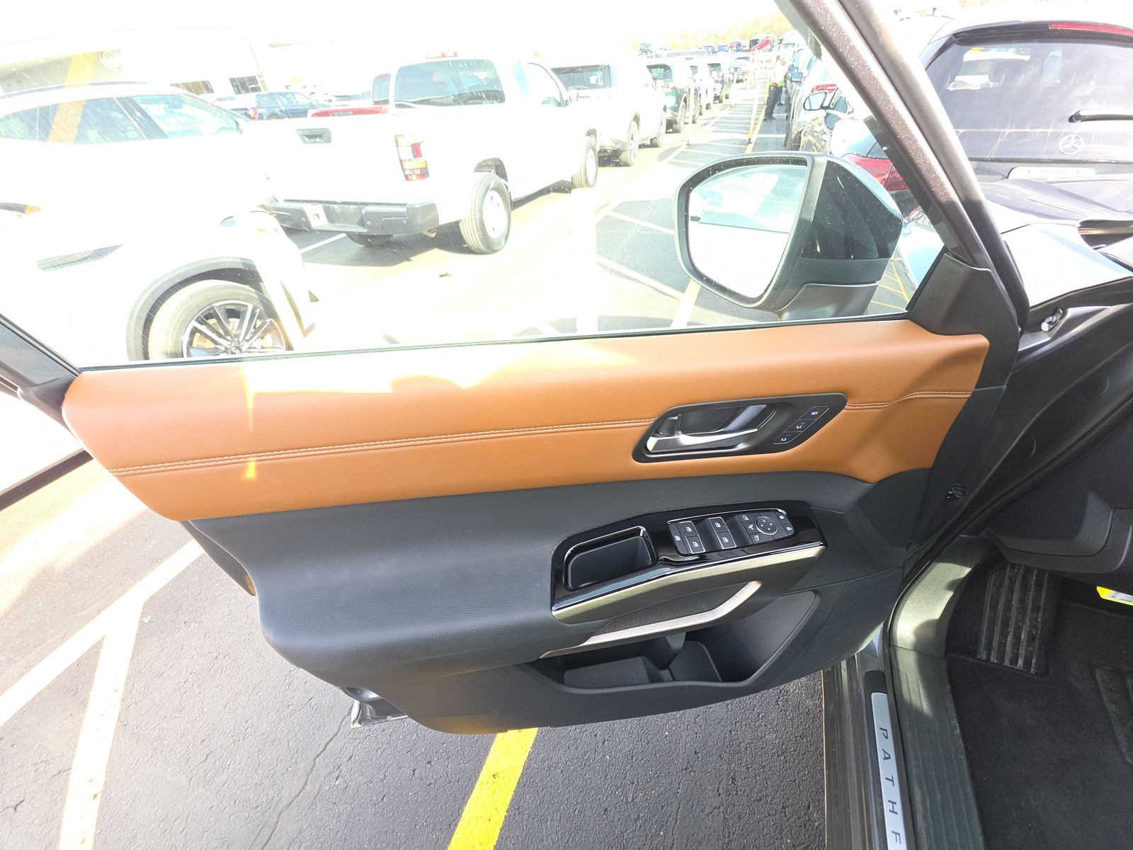 2025 Nissan Pathfinder Platinum AWD