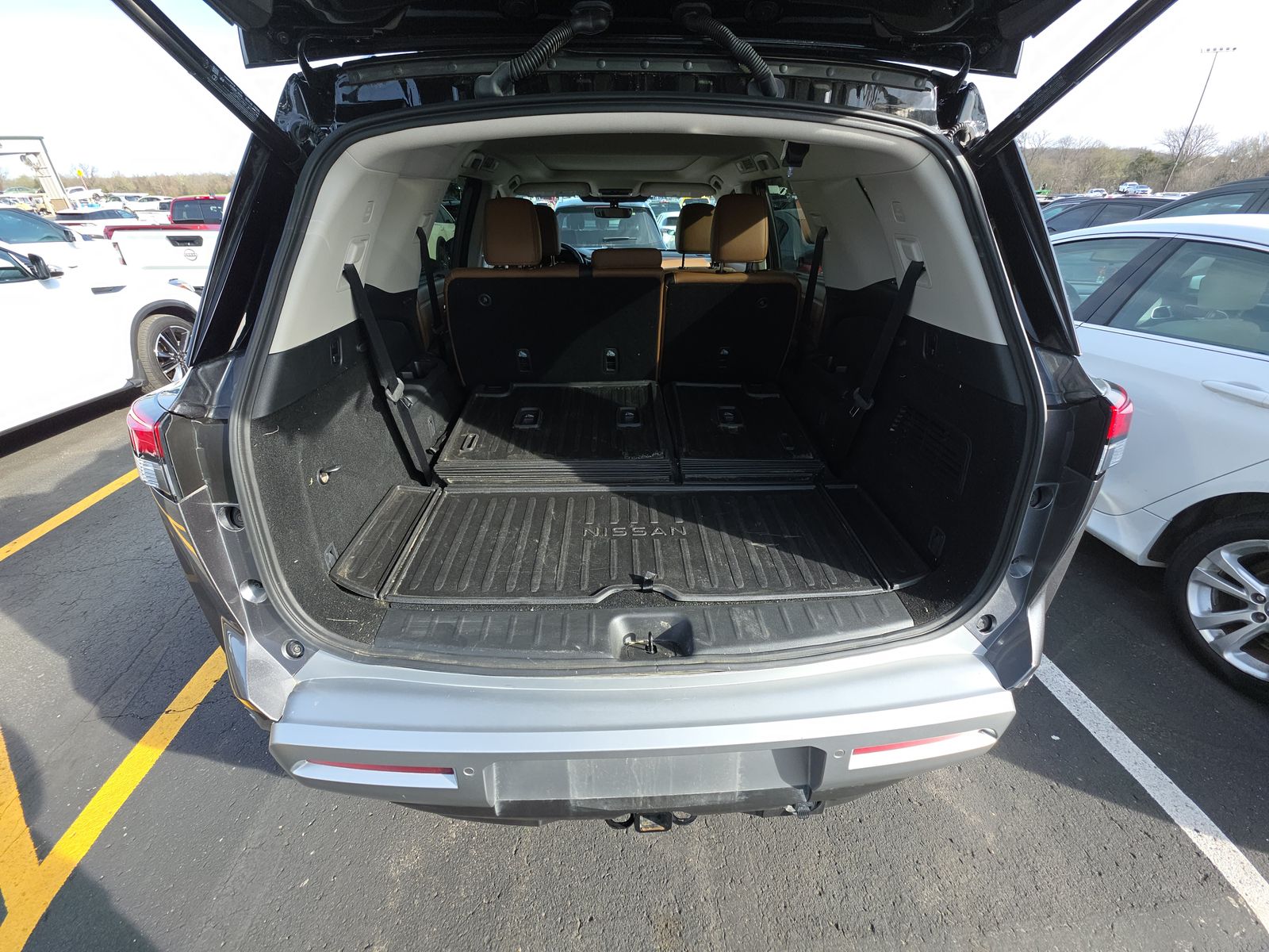 2025 Nissan Pathfinder Platinum AWD