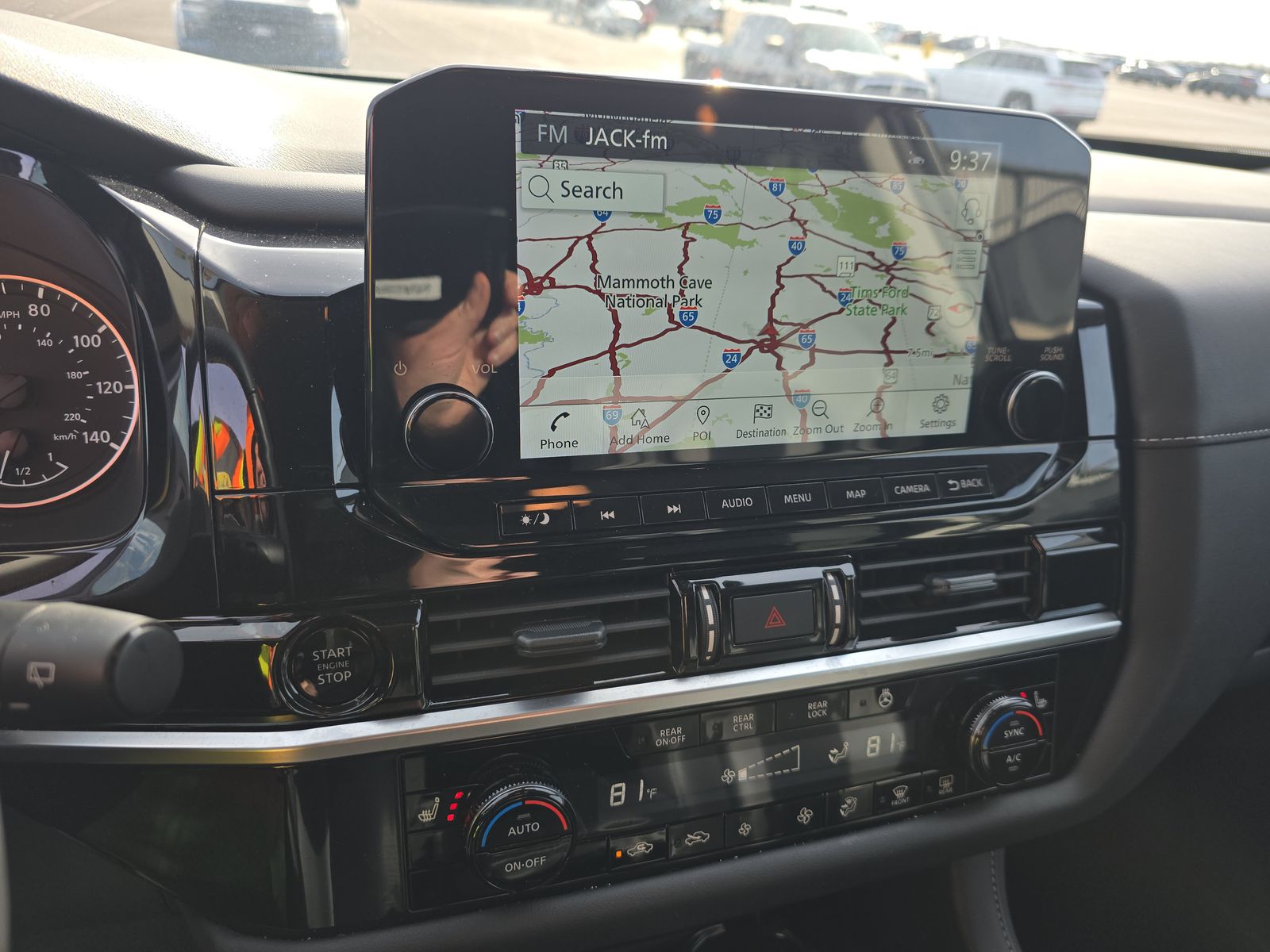 2025 Nissan Pathfinder SL FWD