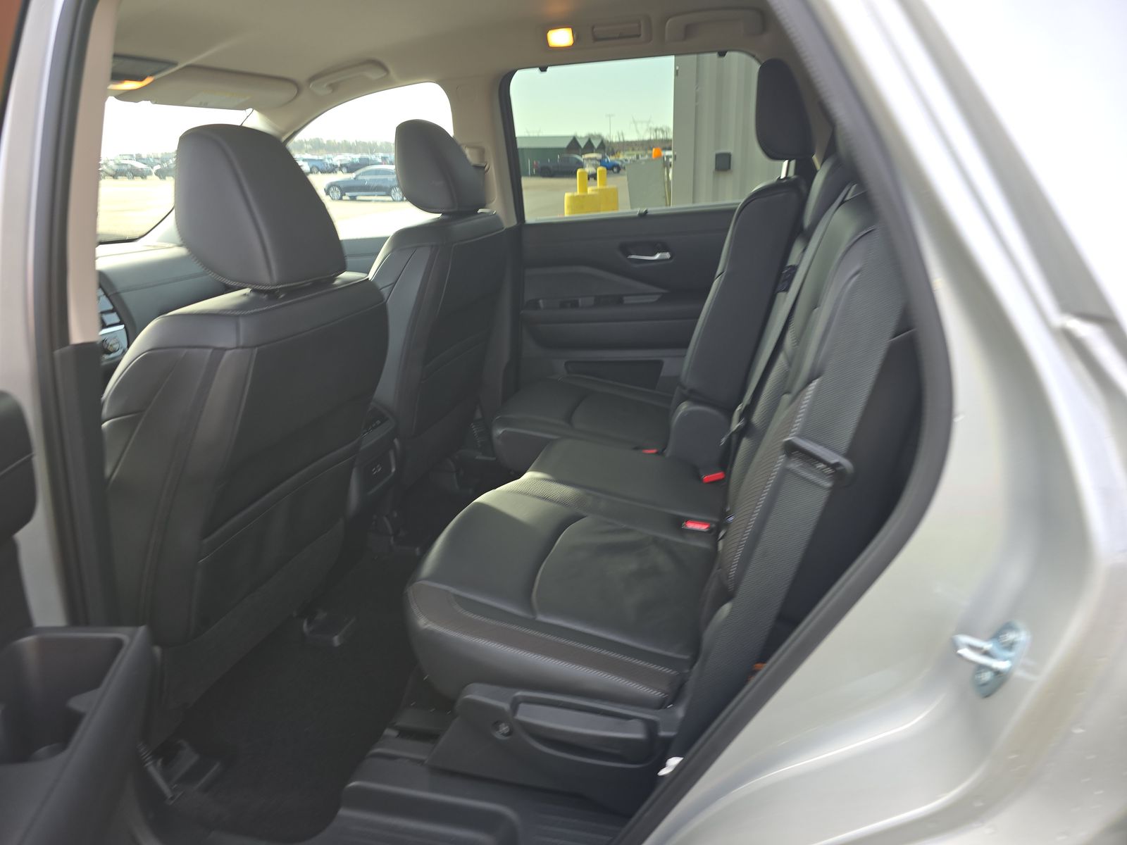 2025 Nissan Pathfinder SL FWD