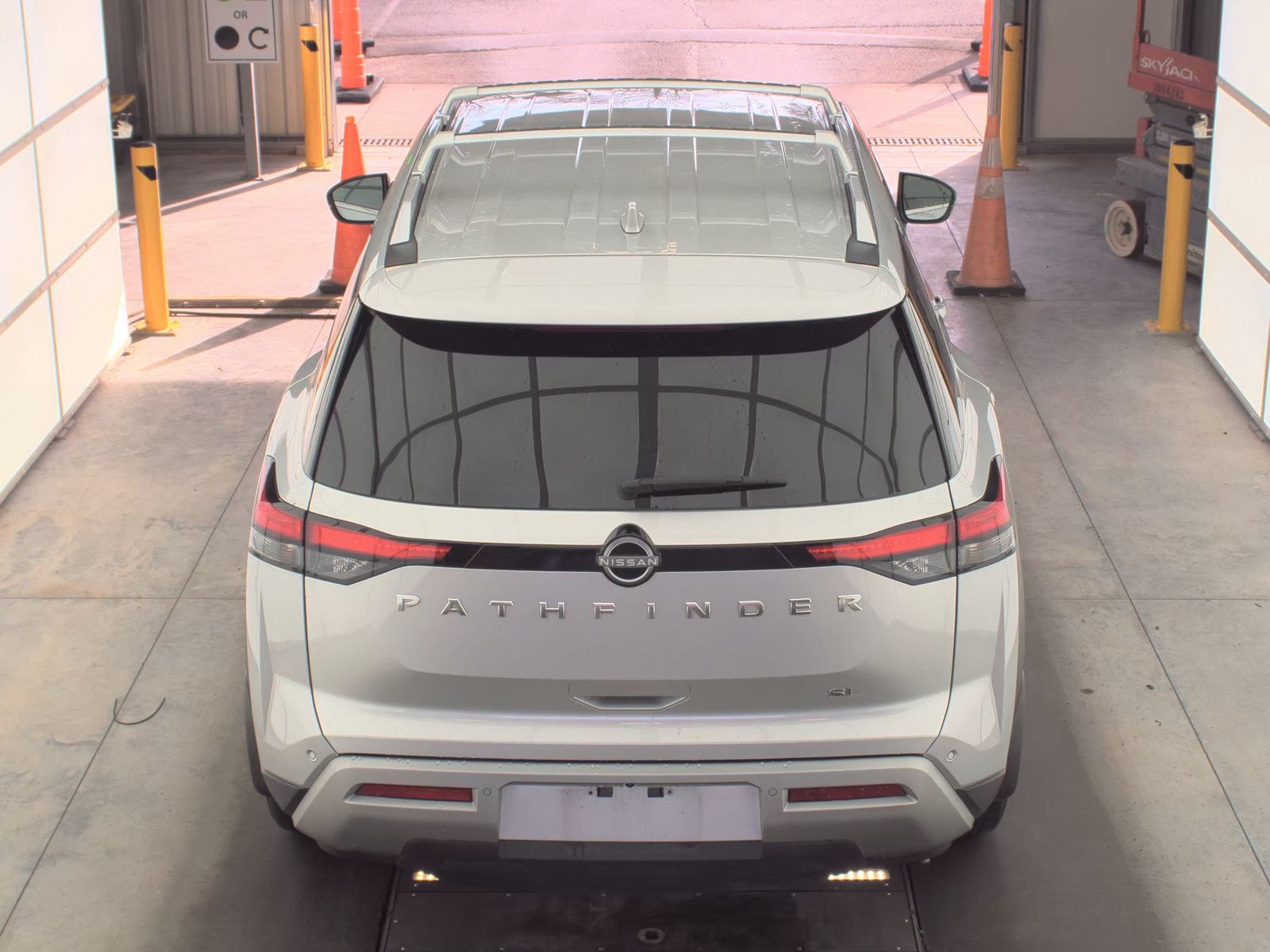 2025 Nissan Pathfinder SL FWD