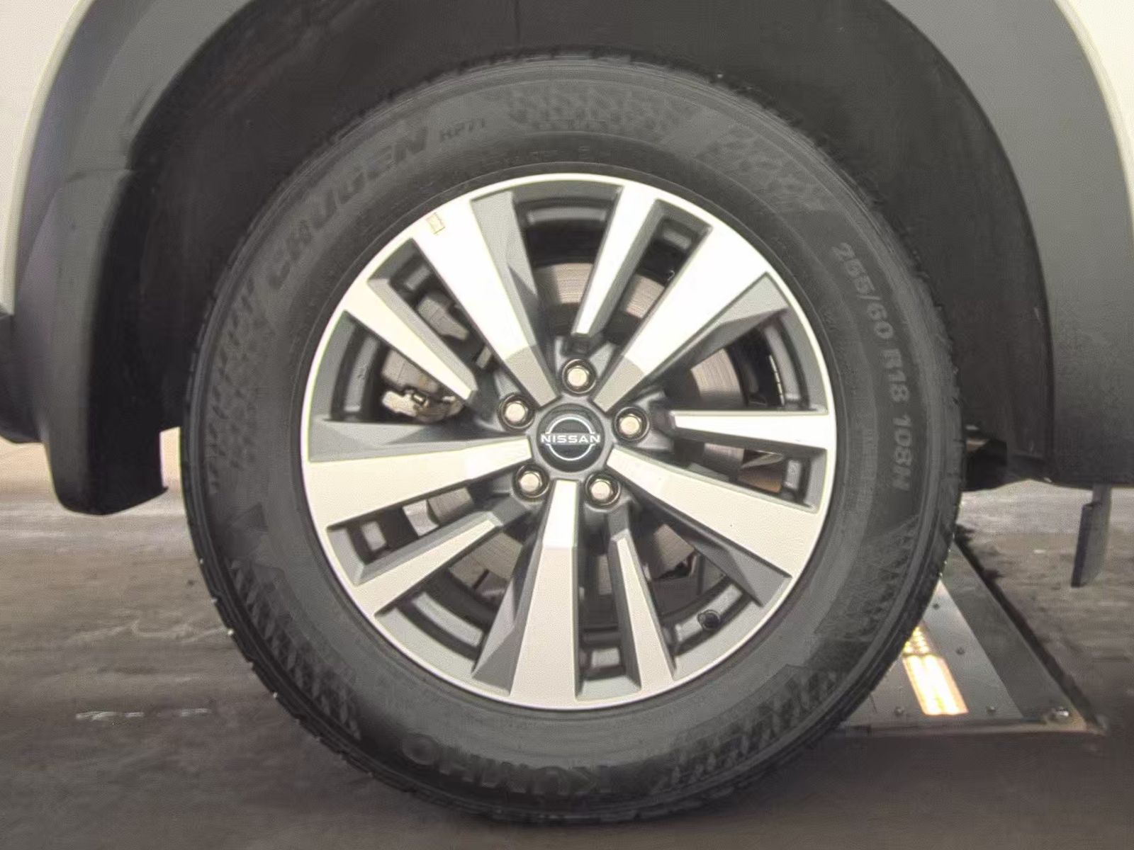 2025 Nissan Pathfinder SL FWD